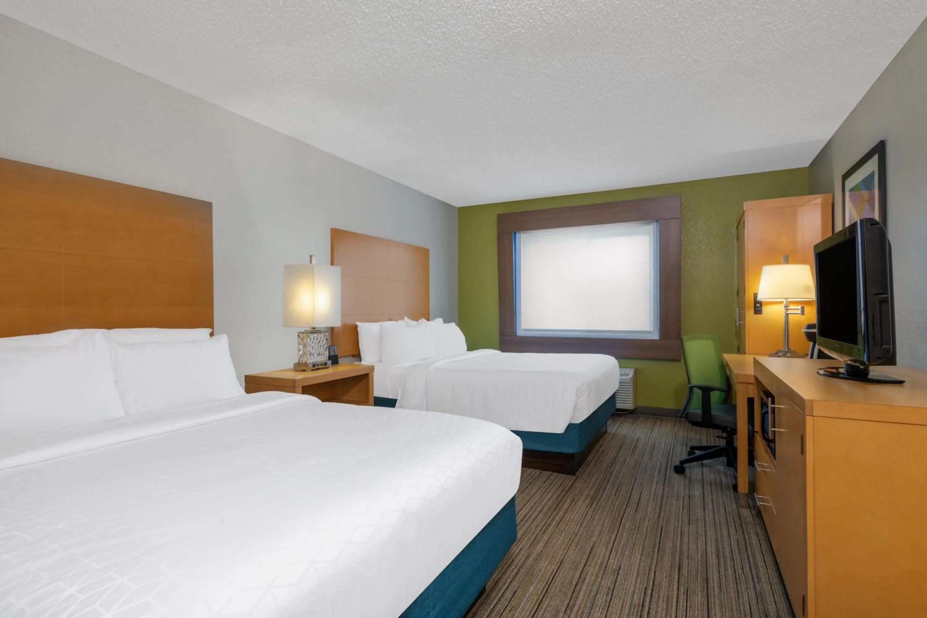 Photo of the whole room, Bed in Holiday Inn Express & Suites Wheat Ridge-Denver West by IHG