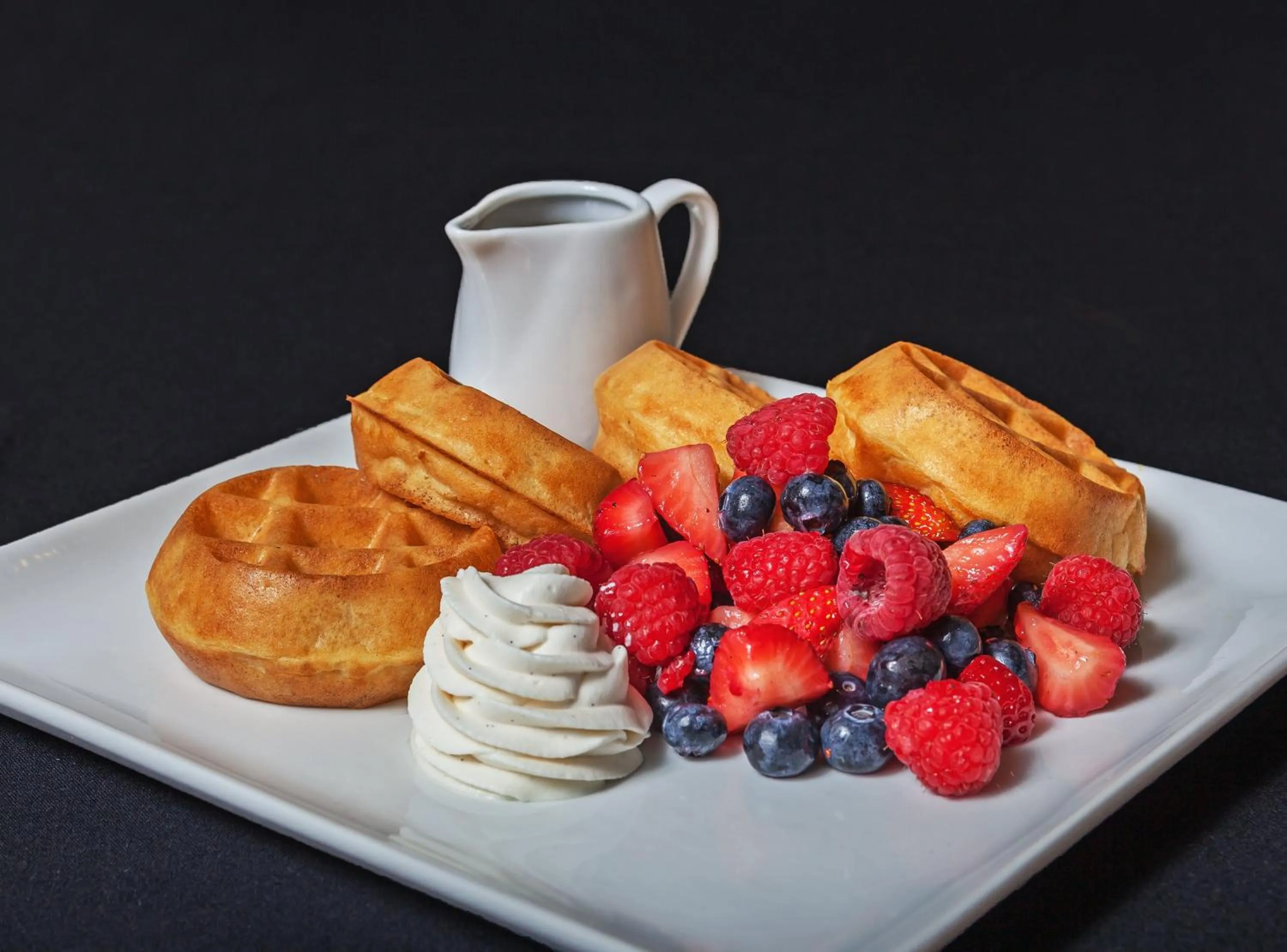 Restaurant/places to eat in Clarion Hotel The Colony - Plano West