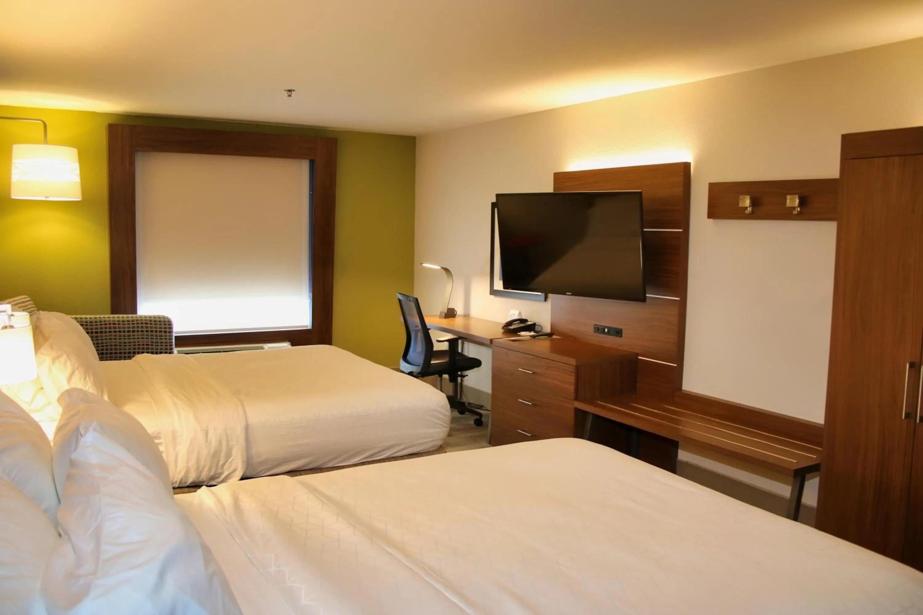 Bed in Holiday Inn Express by IHG