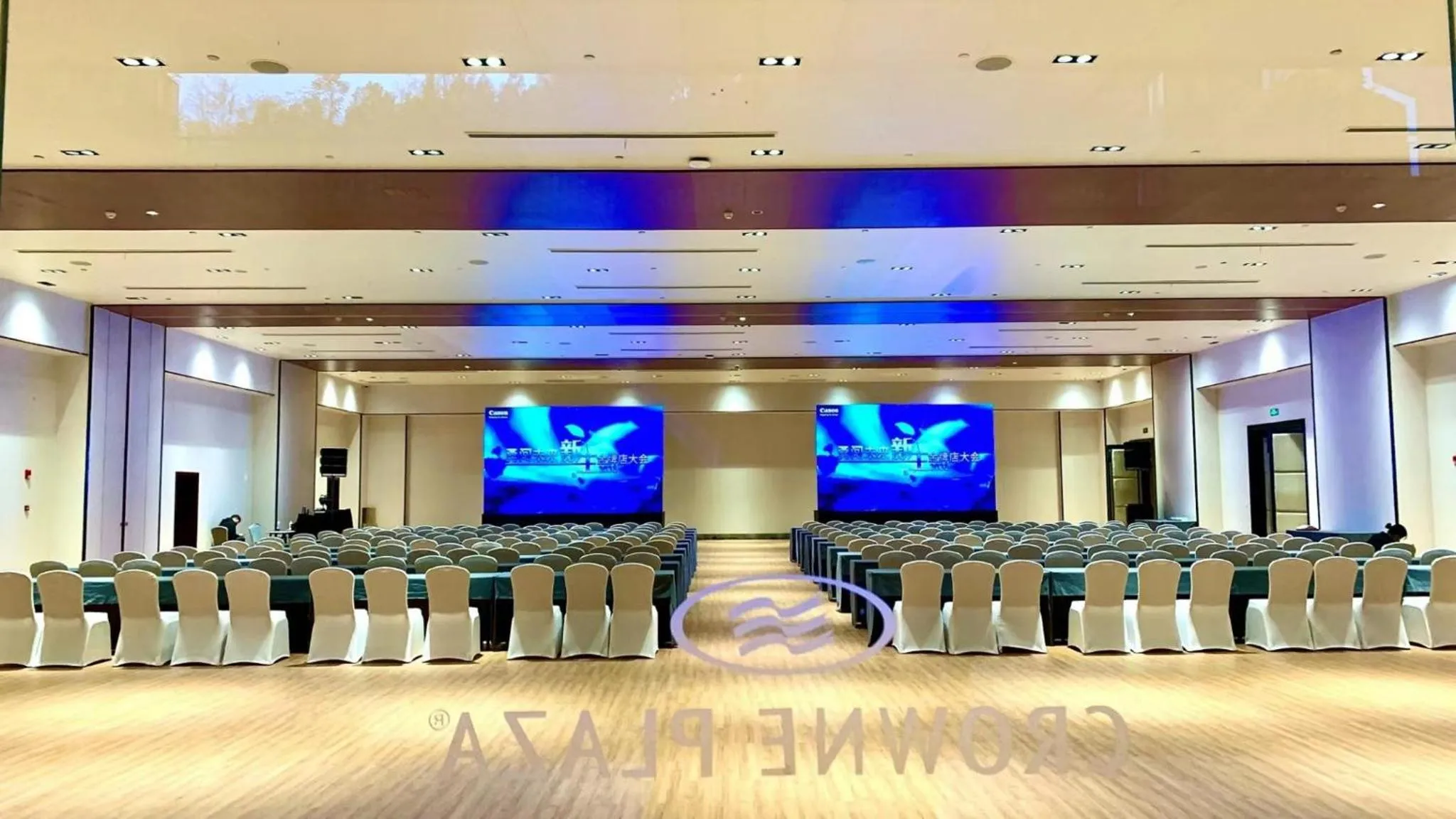 Lobby or reception in Howard Johnson Neodalle Resort Zhangjiajie