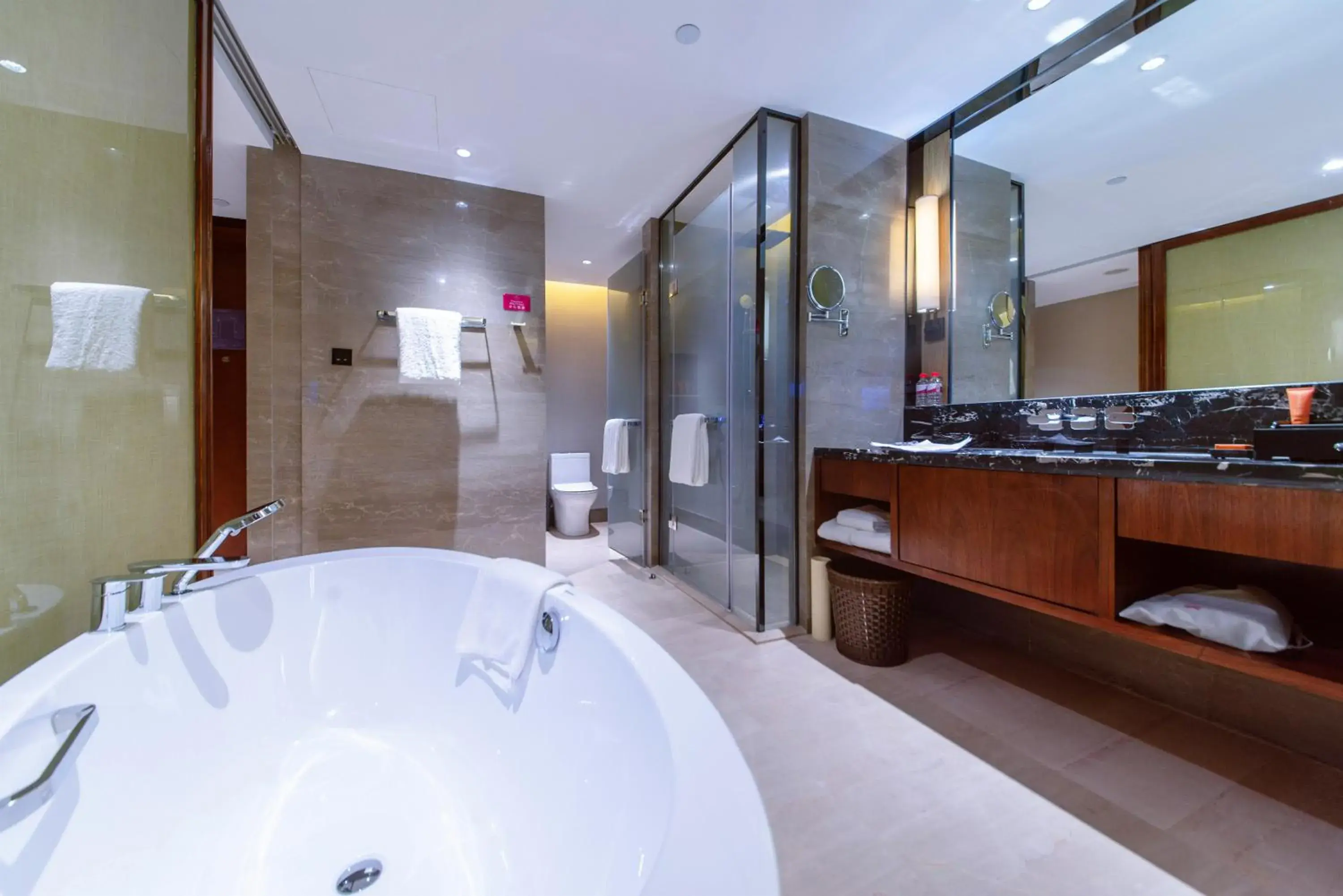 Deluxe Two Beds in Howard Johnson Neodalle Resort Zhangjiajie Deluxe Two Beds in Howard Johnson Neodalle Resort Zhangjiajie