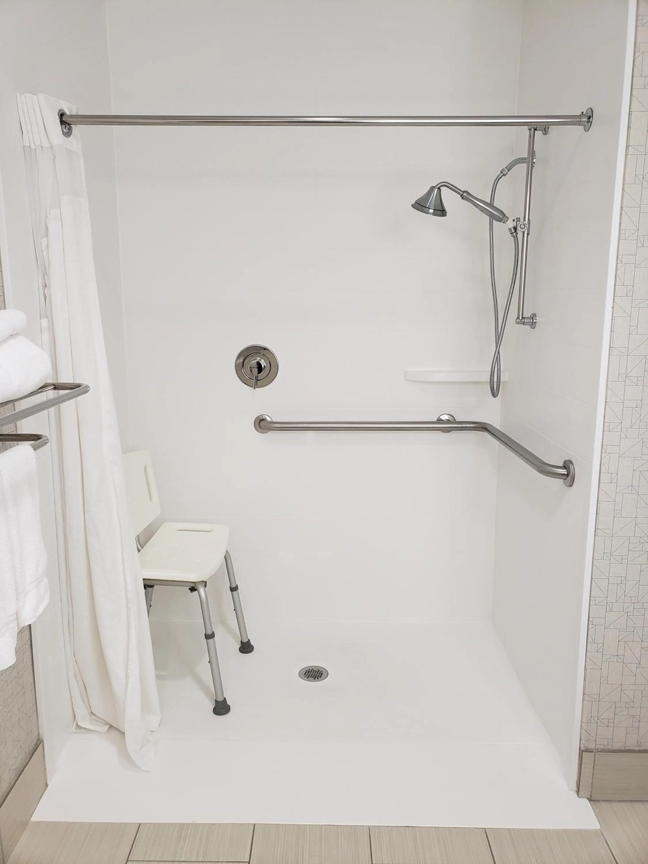 Bathroom in Holiday Inn Express Edgewood-Aberdeen-Bel Air