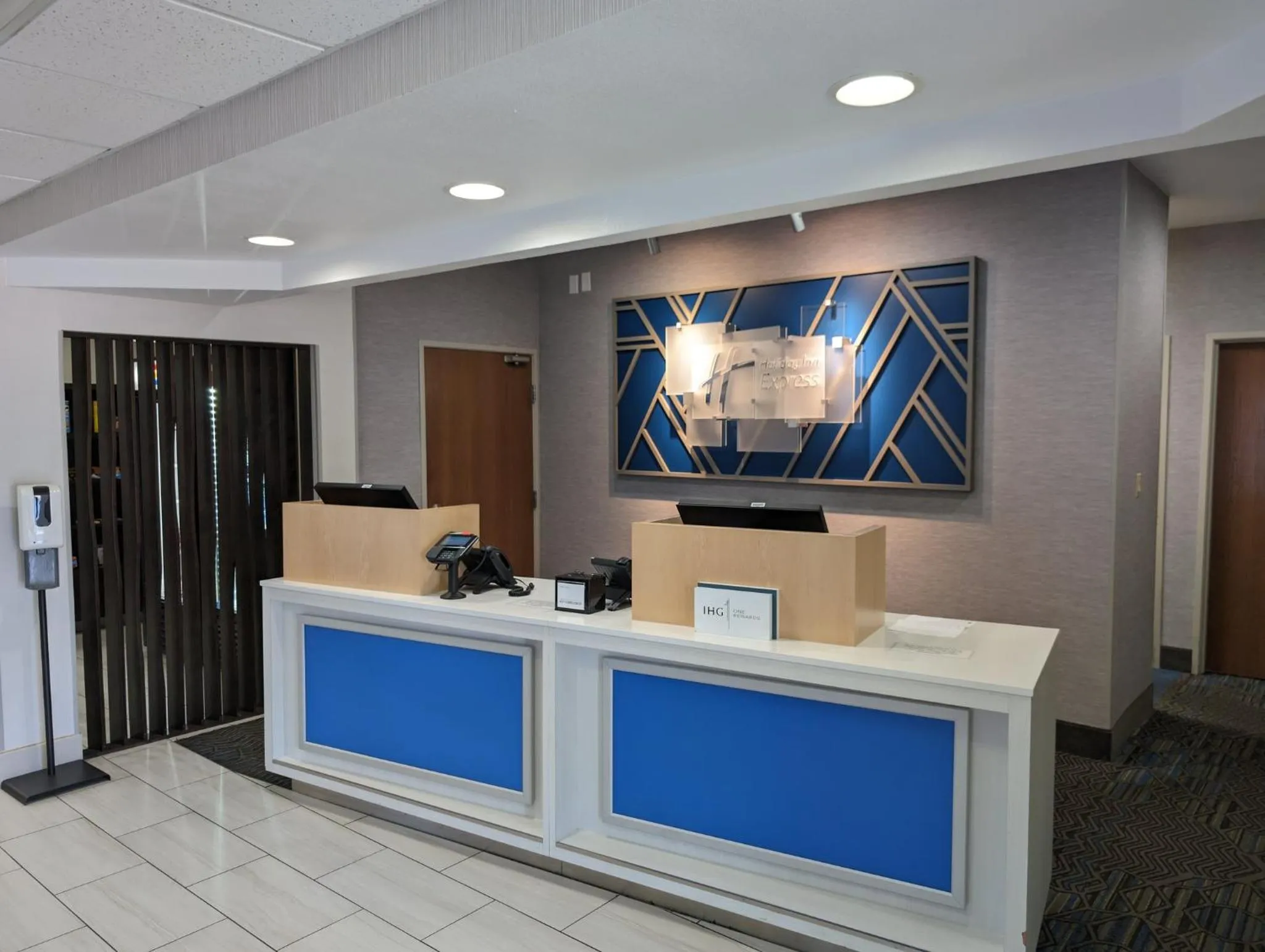 Property building in Holiday Inn Express & Suites - El Dorado by IHG
