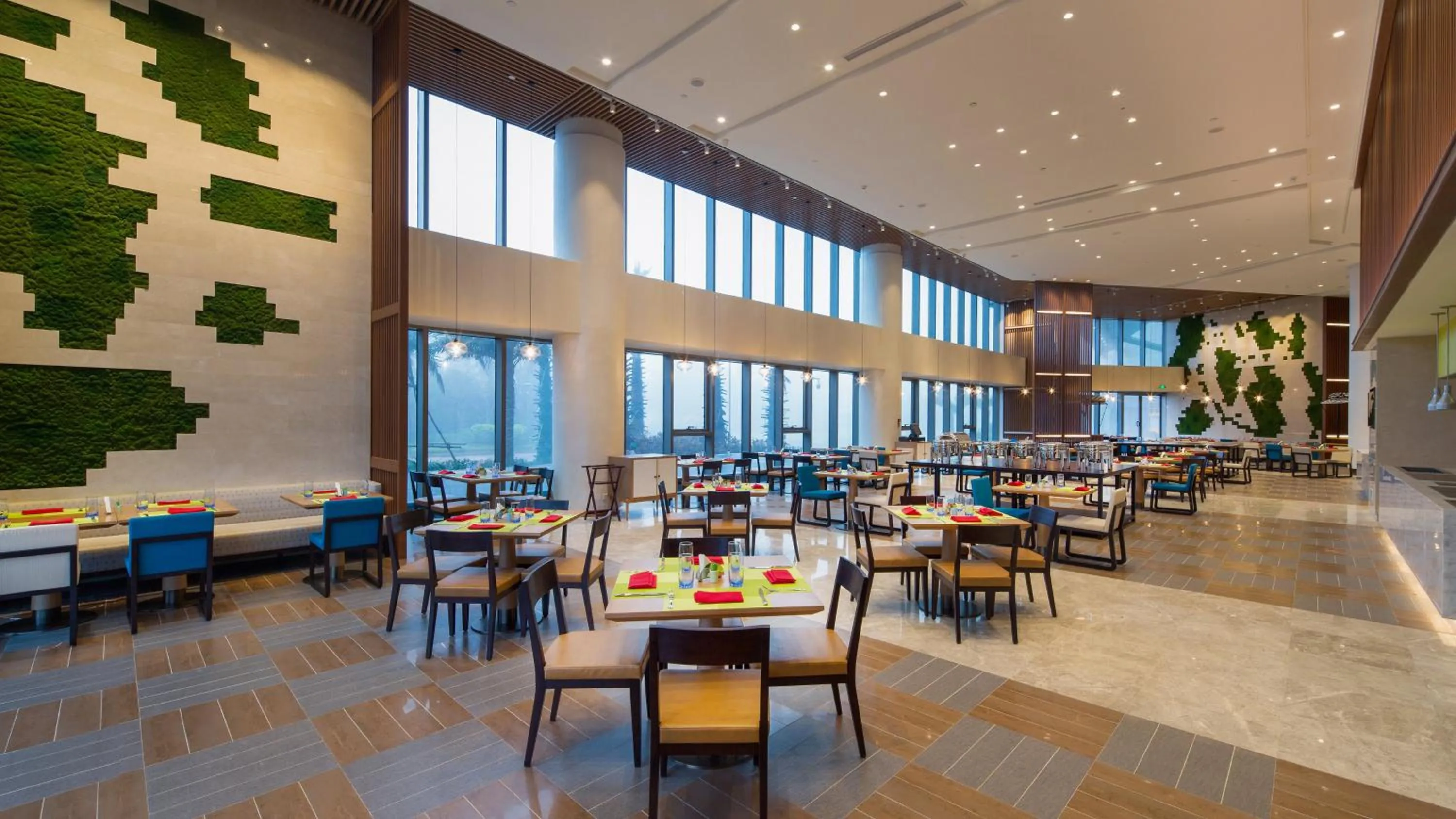 Restaurant/places to eat in Holiday Inn Haikou West Coast by IHG