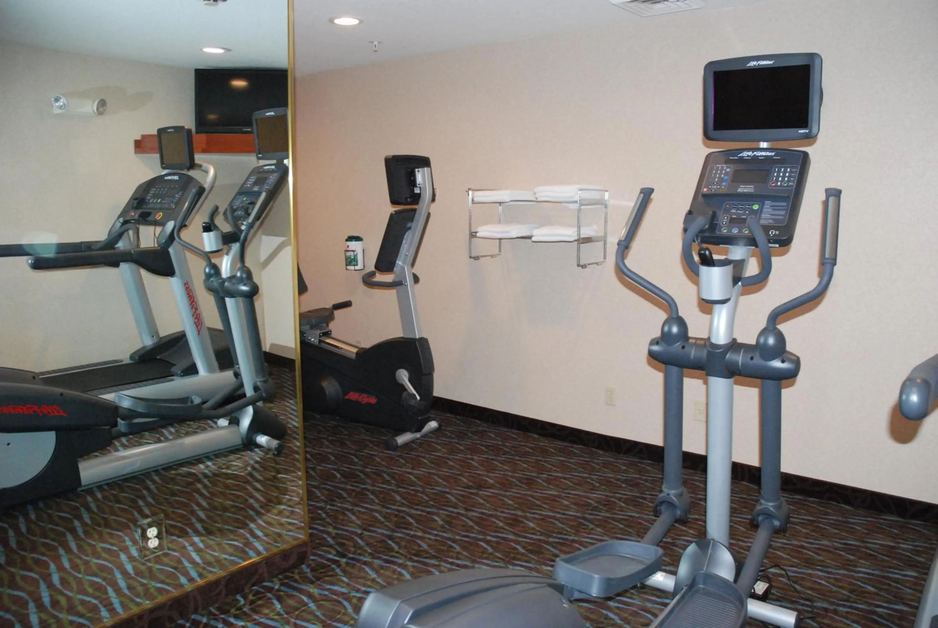 Fitness centre/facilities in AmericInn by Wyndham Hill City Mt Rushmore