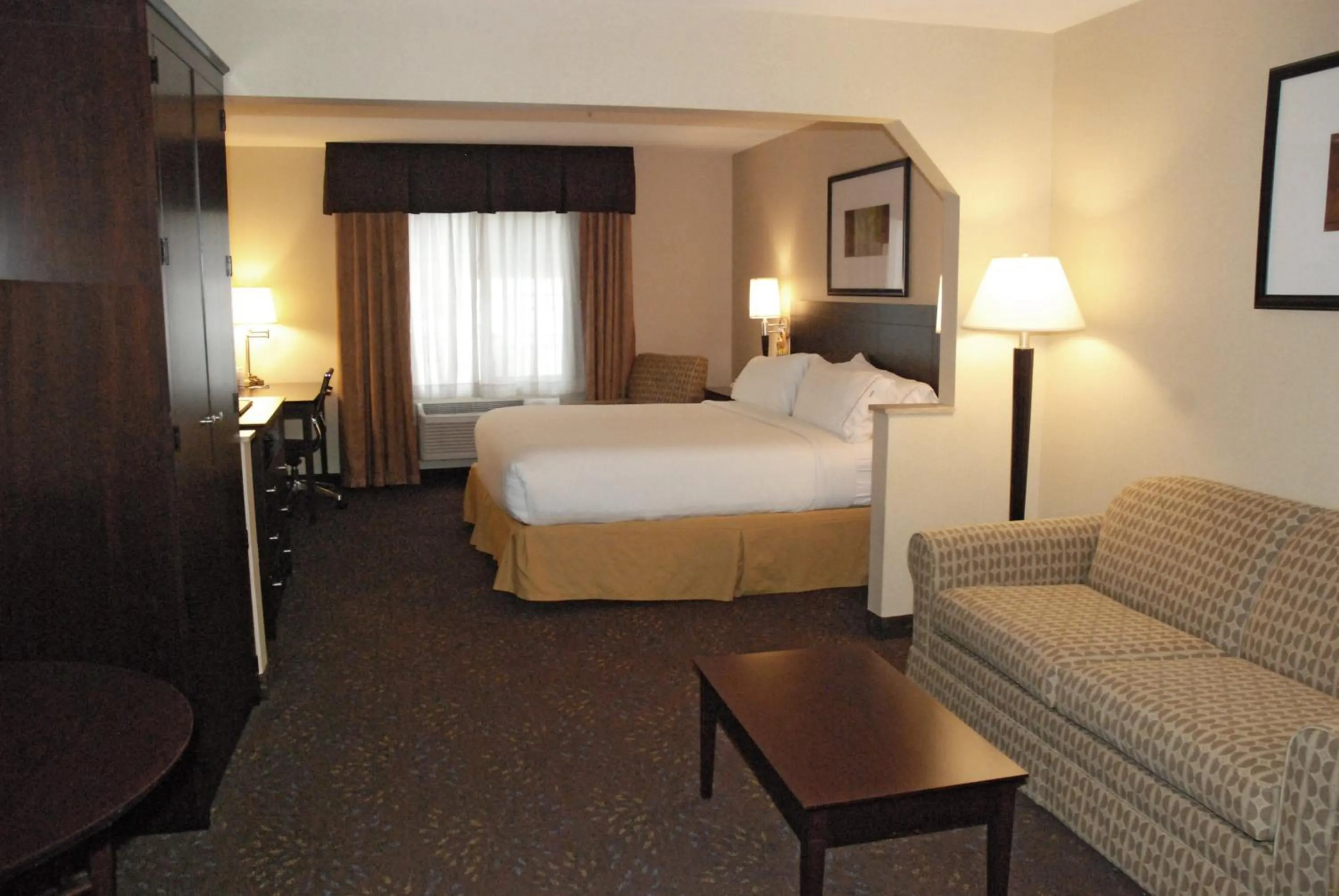 Photo of the whole room, Bed in AmericInn by Wyndham Hill City Mt Rushmore