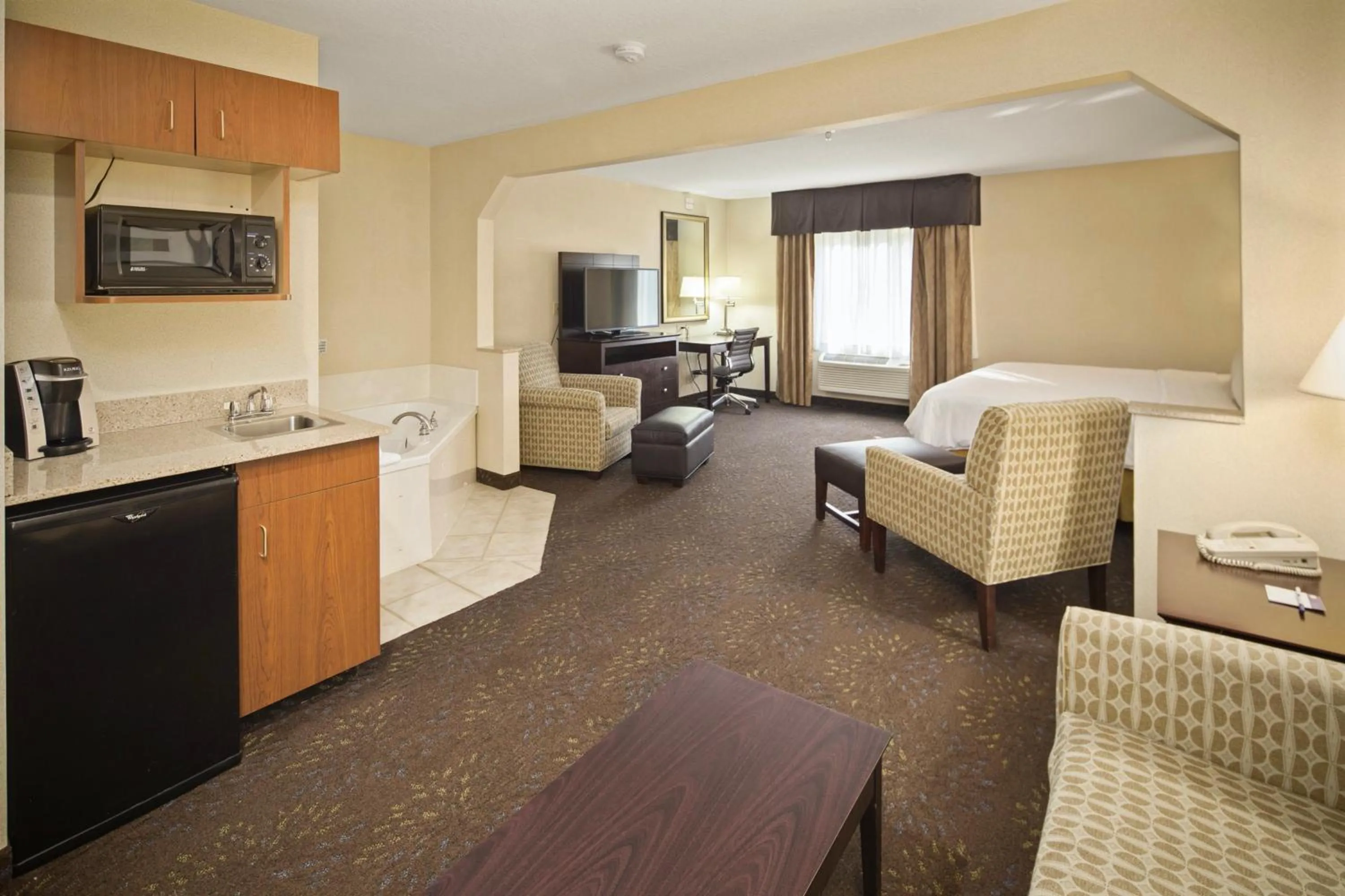Photo of the whole room, Bed in AmericInn by Wyndham Hill City Mt Rushmore