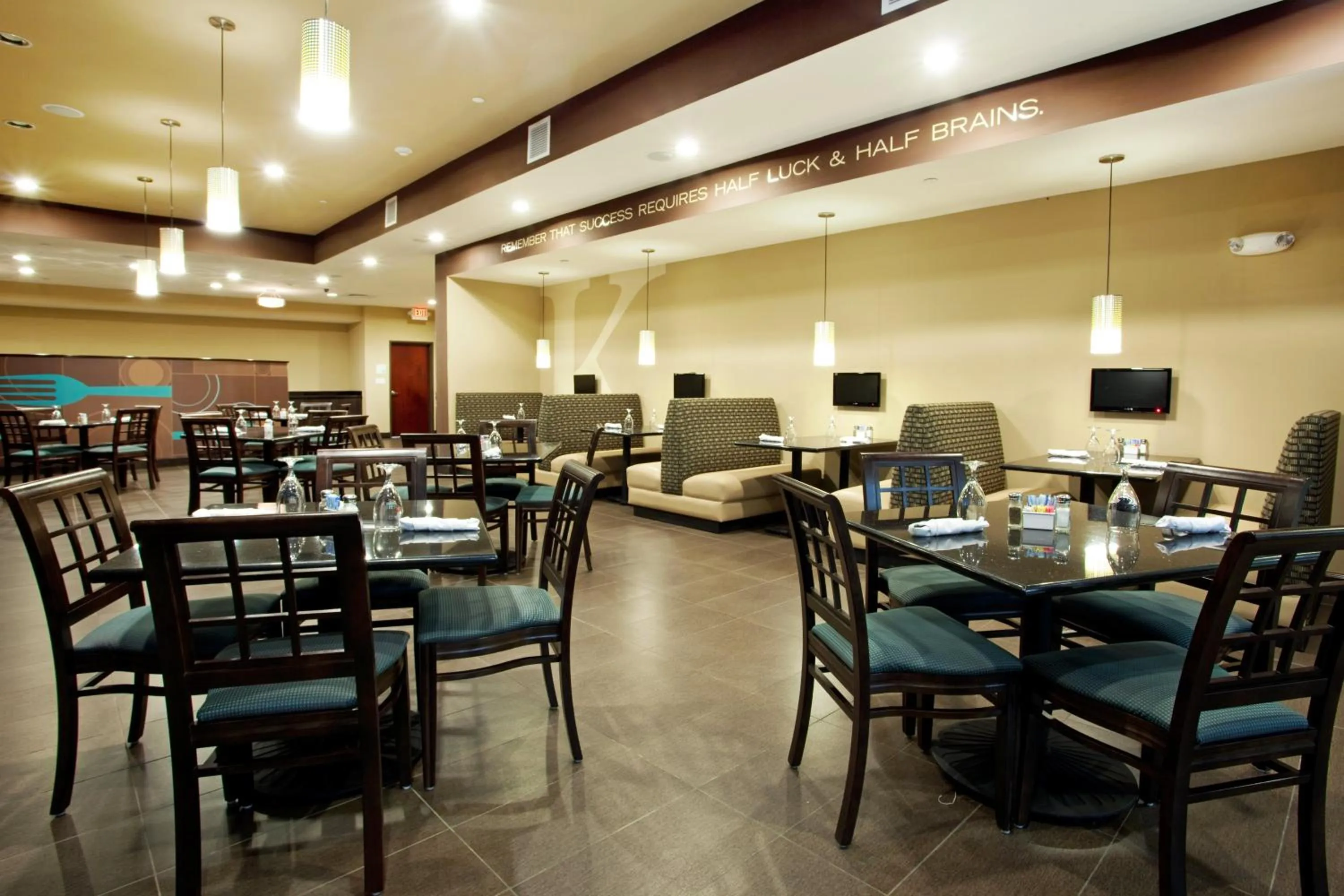 Restaurant/places to eat in Holiday Inn Hammond by IHG