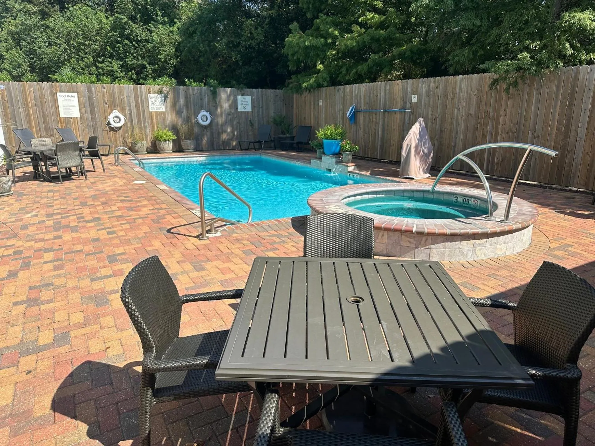 Swimming pool in Holiday Inn Hammond by IHG