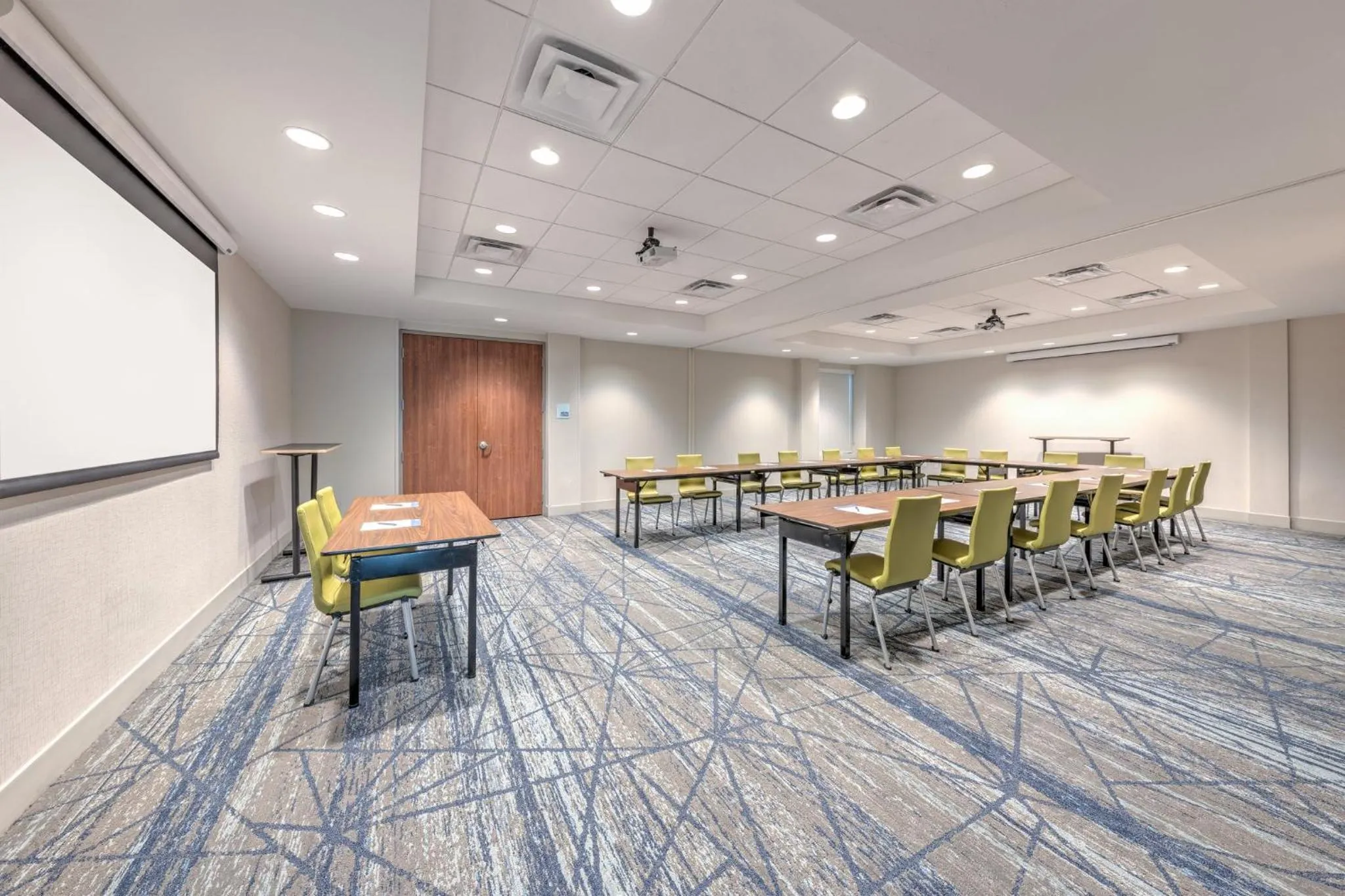 Meeting/conference room in Holiday Inn Express & Suites Houston S - Medical Ctr Area by IHG