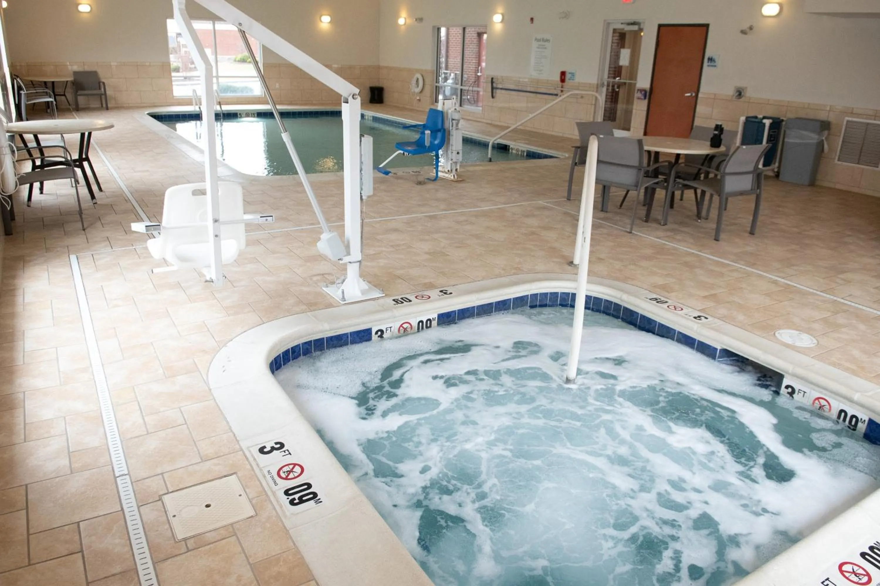 Swimming pool in Holiday Inn Express & Suites Ironton by IHG