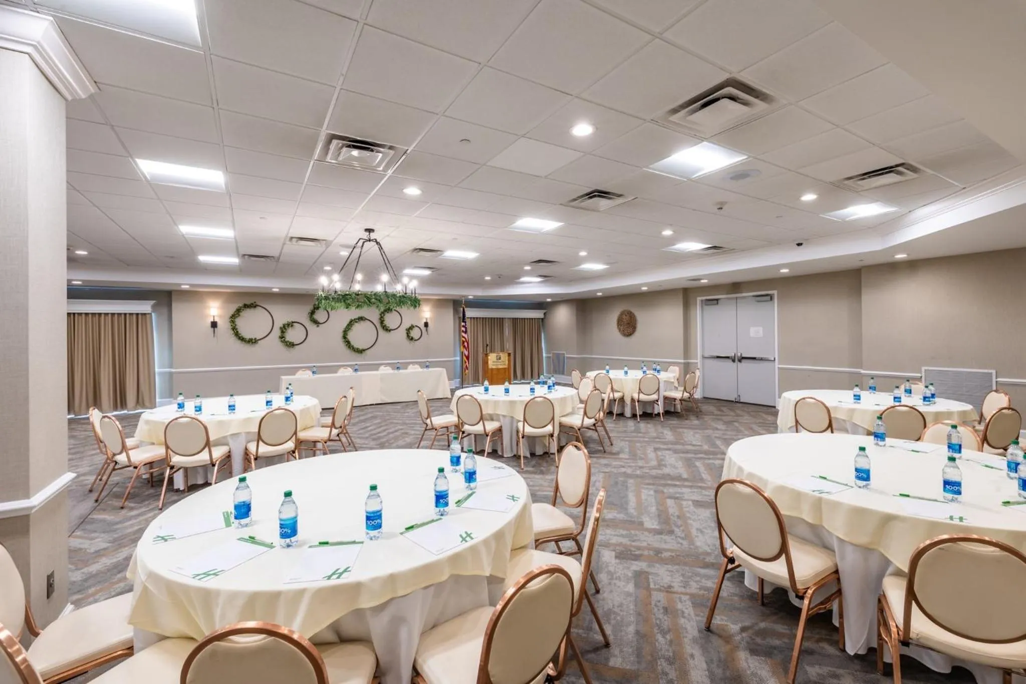 Meeting/conference room in Holiday Inn Manahawkin/Long Beach Island by IHG