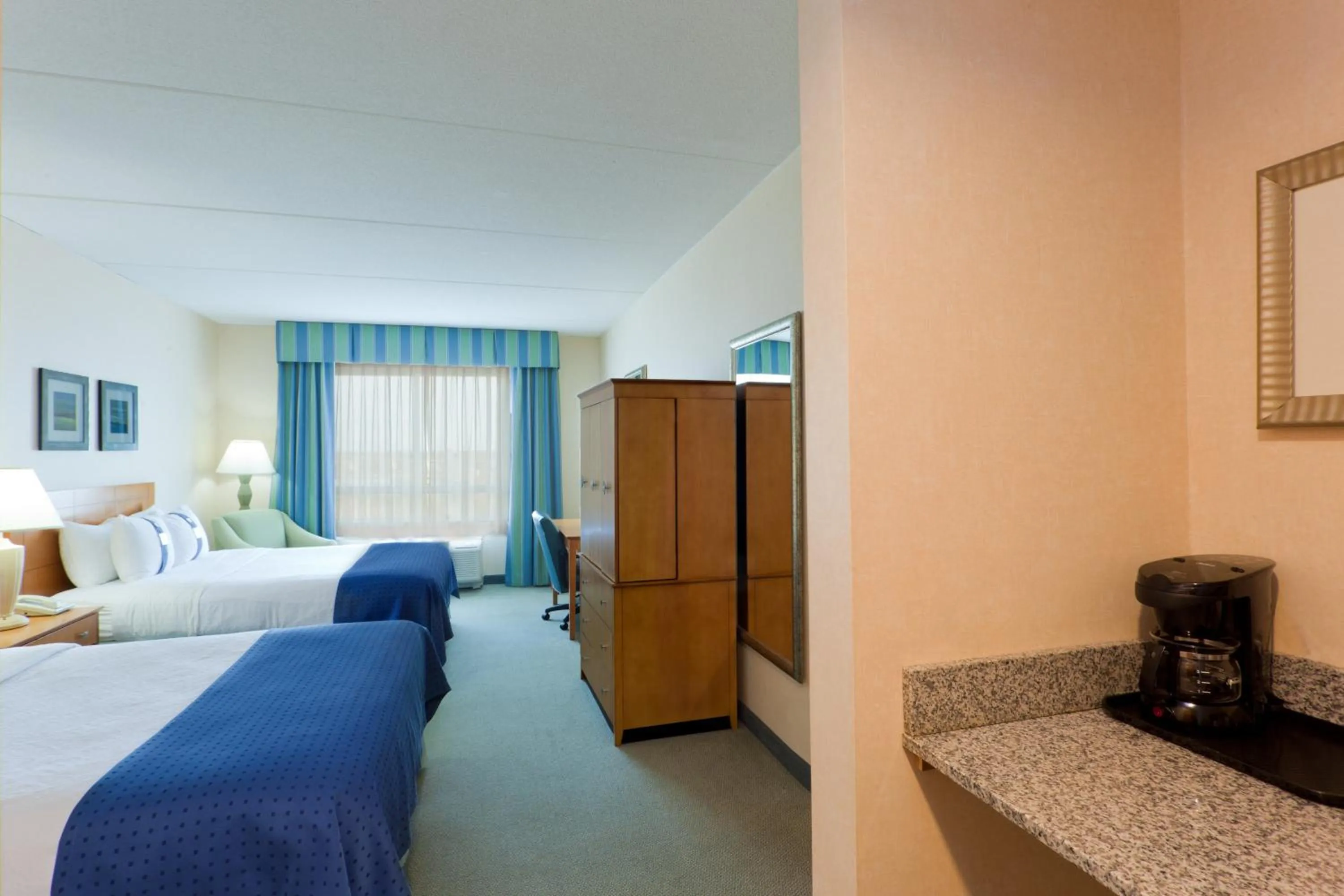 Photo of the whole room, Bed in Holiday Inn Manahawkin/Long Beach Island by IHG