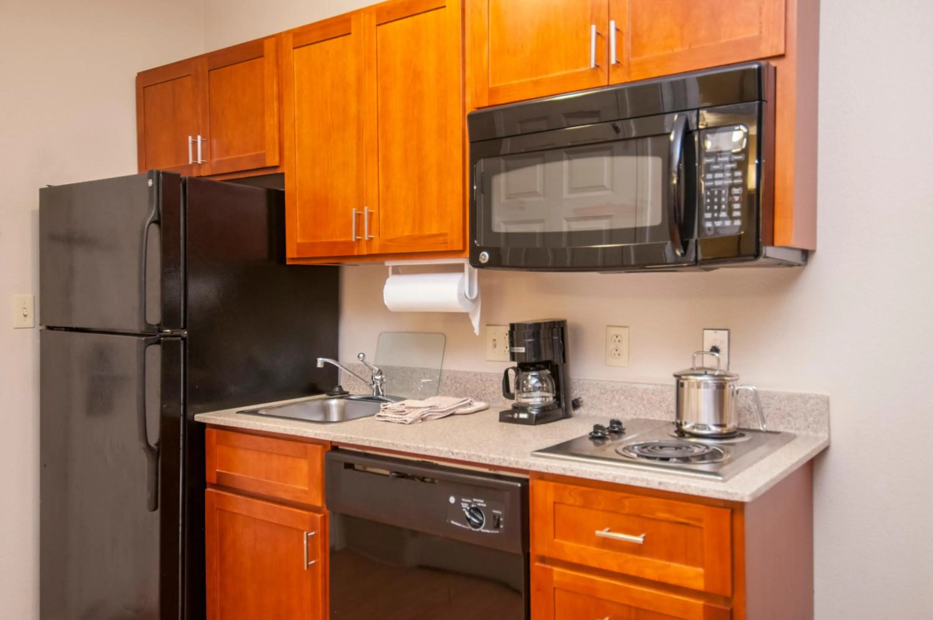 One-Bedroom King Suite in Candlewood Suites Flowood, MS by IHG