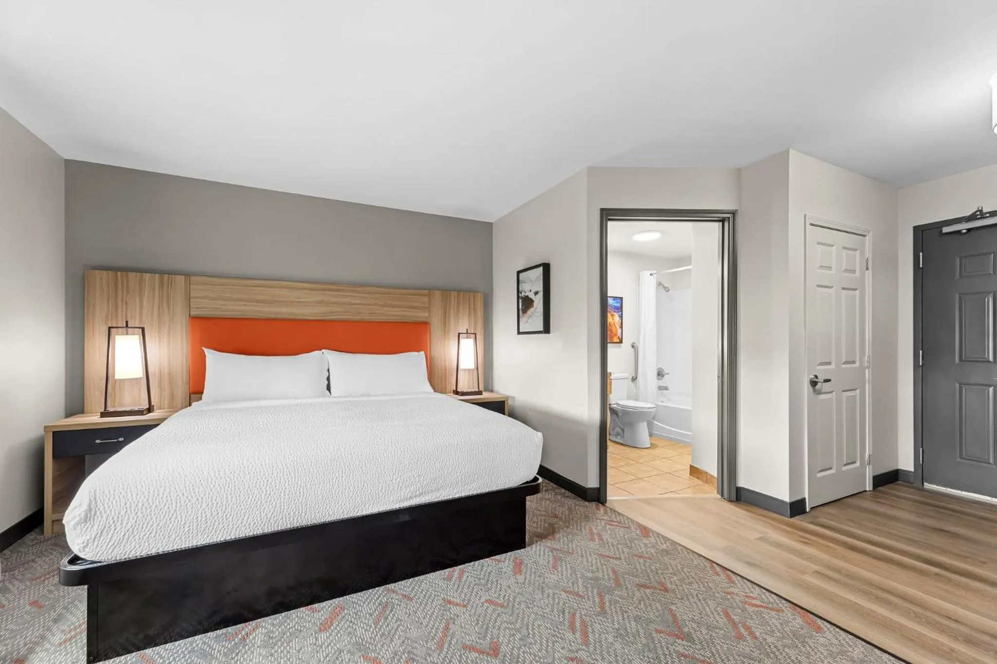 Photo of the whole room, Bed in Candlewood Suites Flowood, MS by IHG