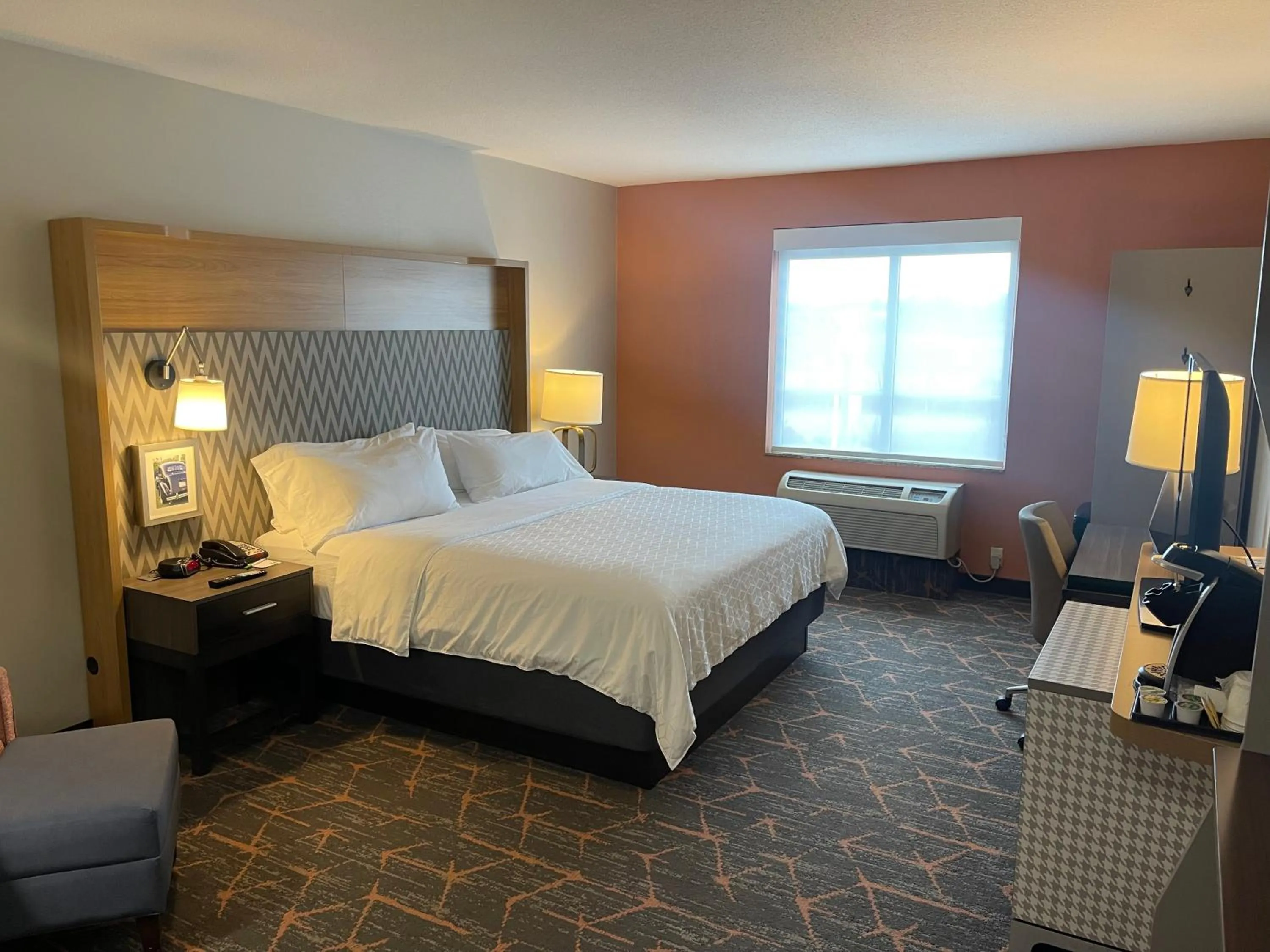 Bed in Holiday Inn Jackson NW - Airport Road by IHG