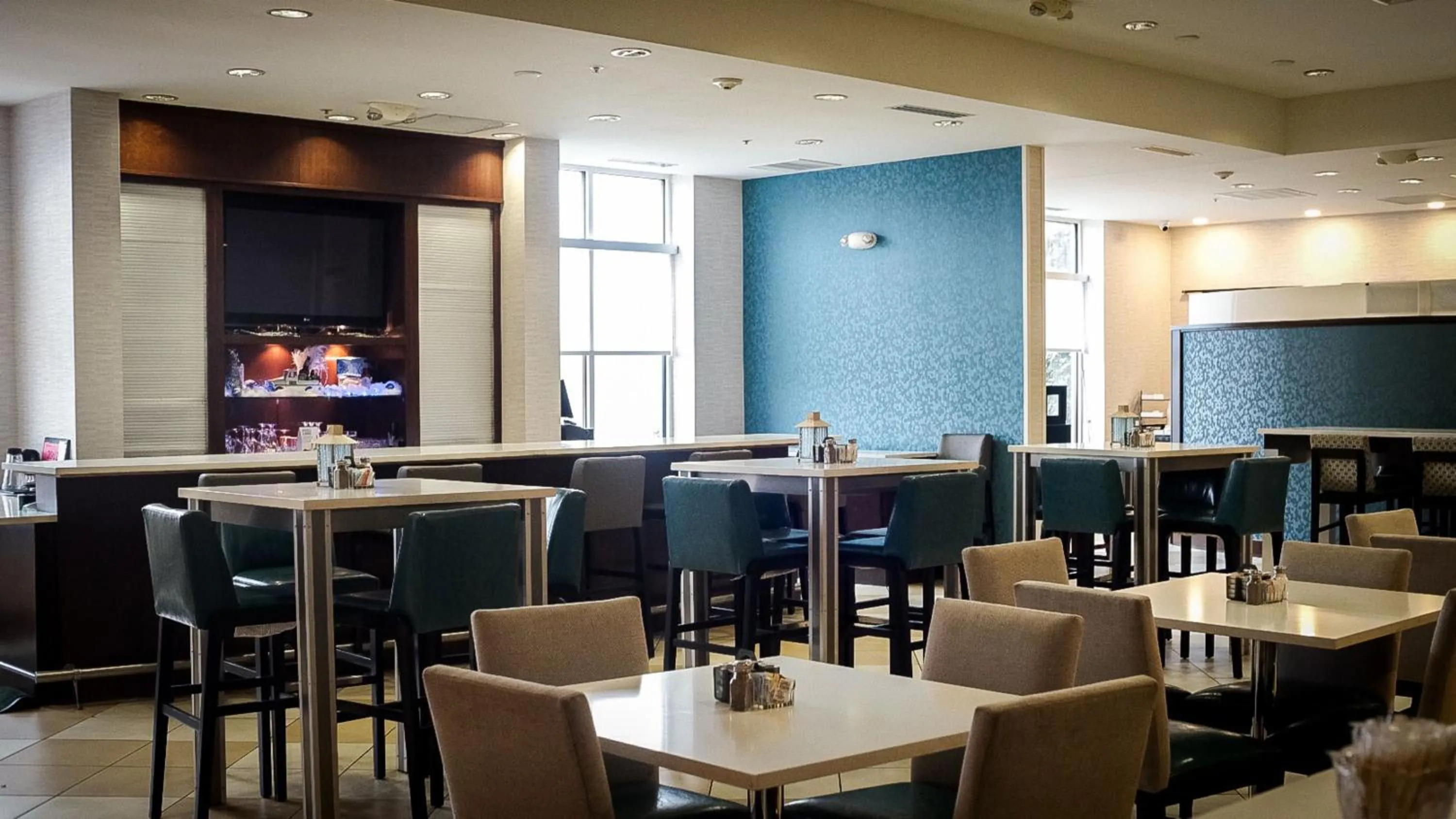 Restaurant/places to eat in Holiday Inn Jackson NW - Airport Road by IHG