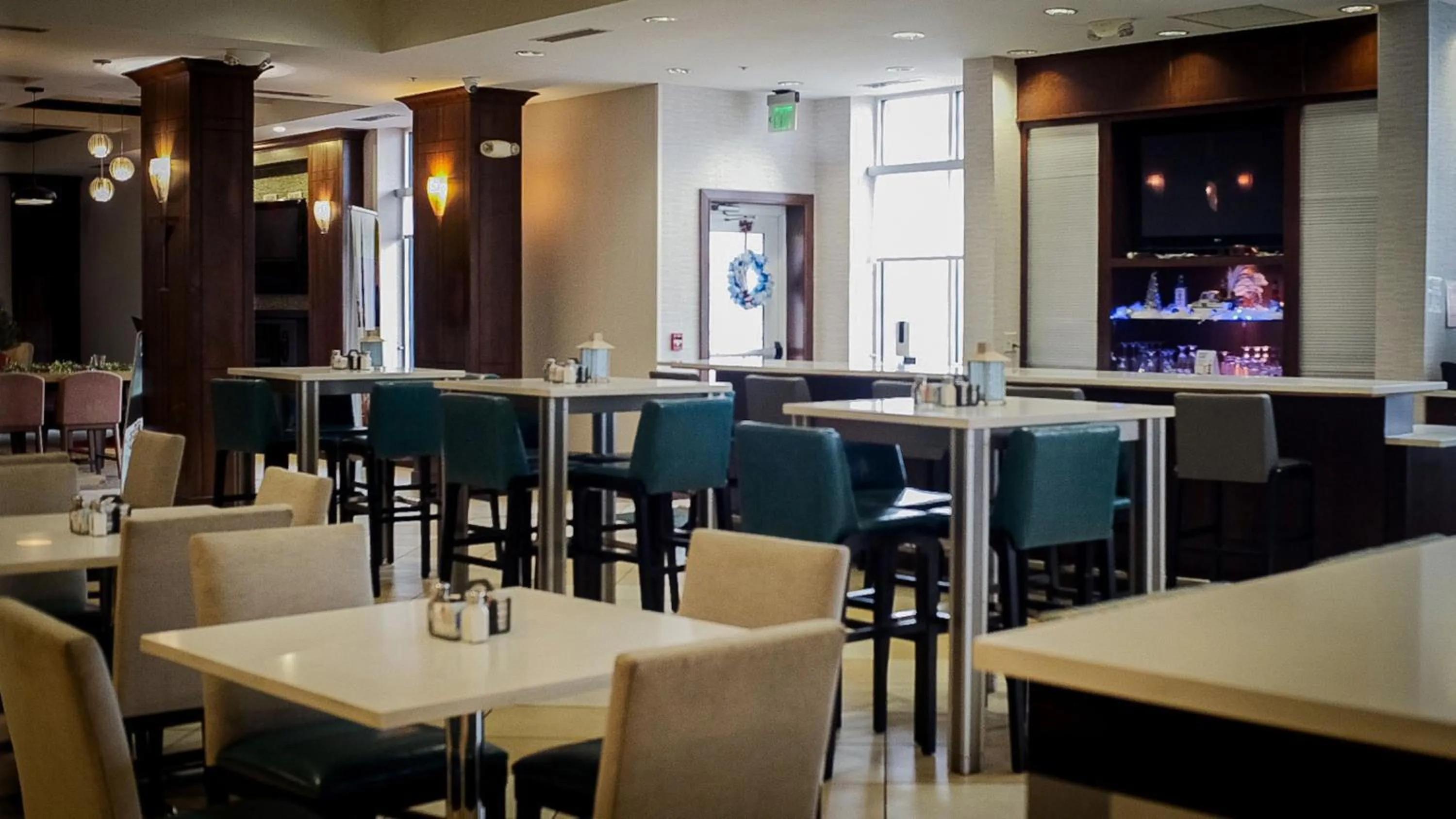 Restaurant/places to eat in Holiday Inn Jackson NW - Airport Road by IHG