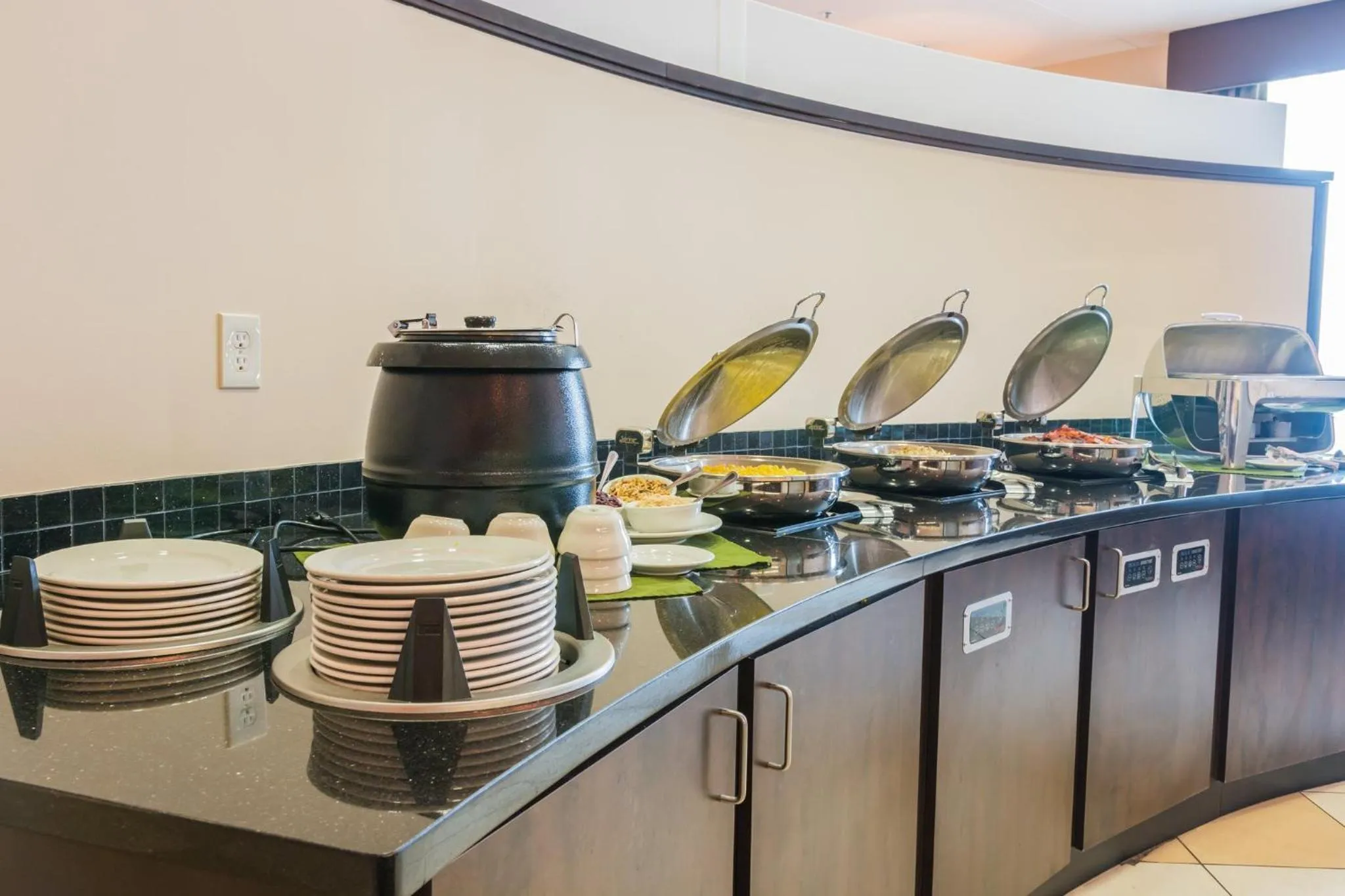 Restaurant/places to eat in Holiday Inn Jackson NW - Airport Road by IHG