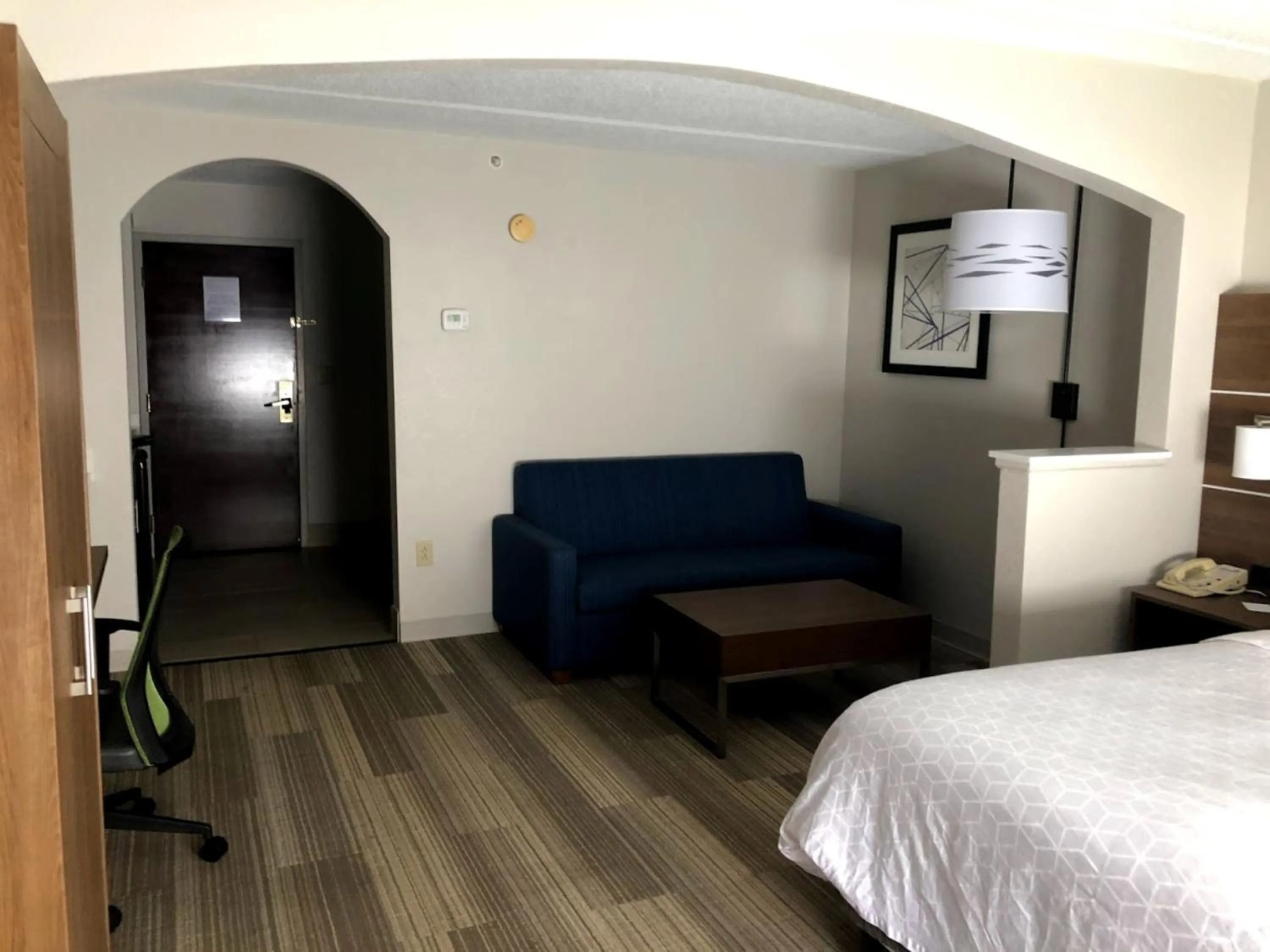 Photo of the whole room, Bed in Holiday Inn Express & Suites Kings Mountain - Shelby Area by IHG