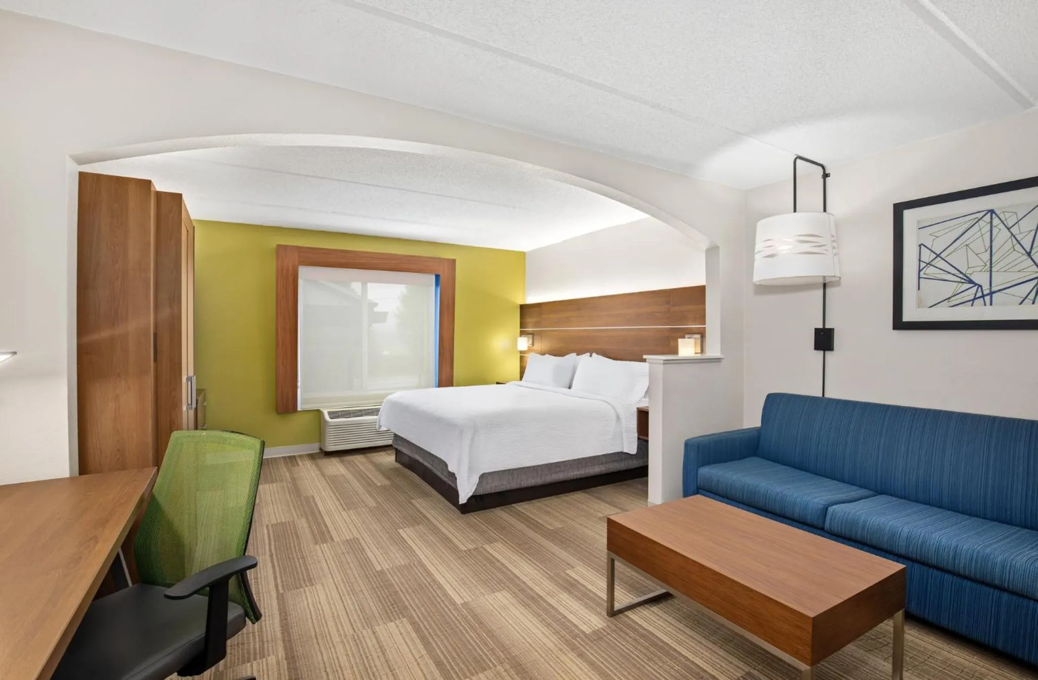 Photo of the whole room, Bed in Holiday Inn Express & Suites Kings Mountain - Shelby Area by IHG