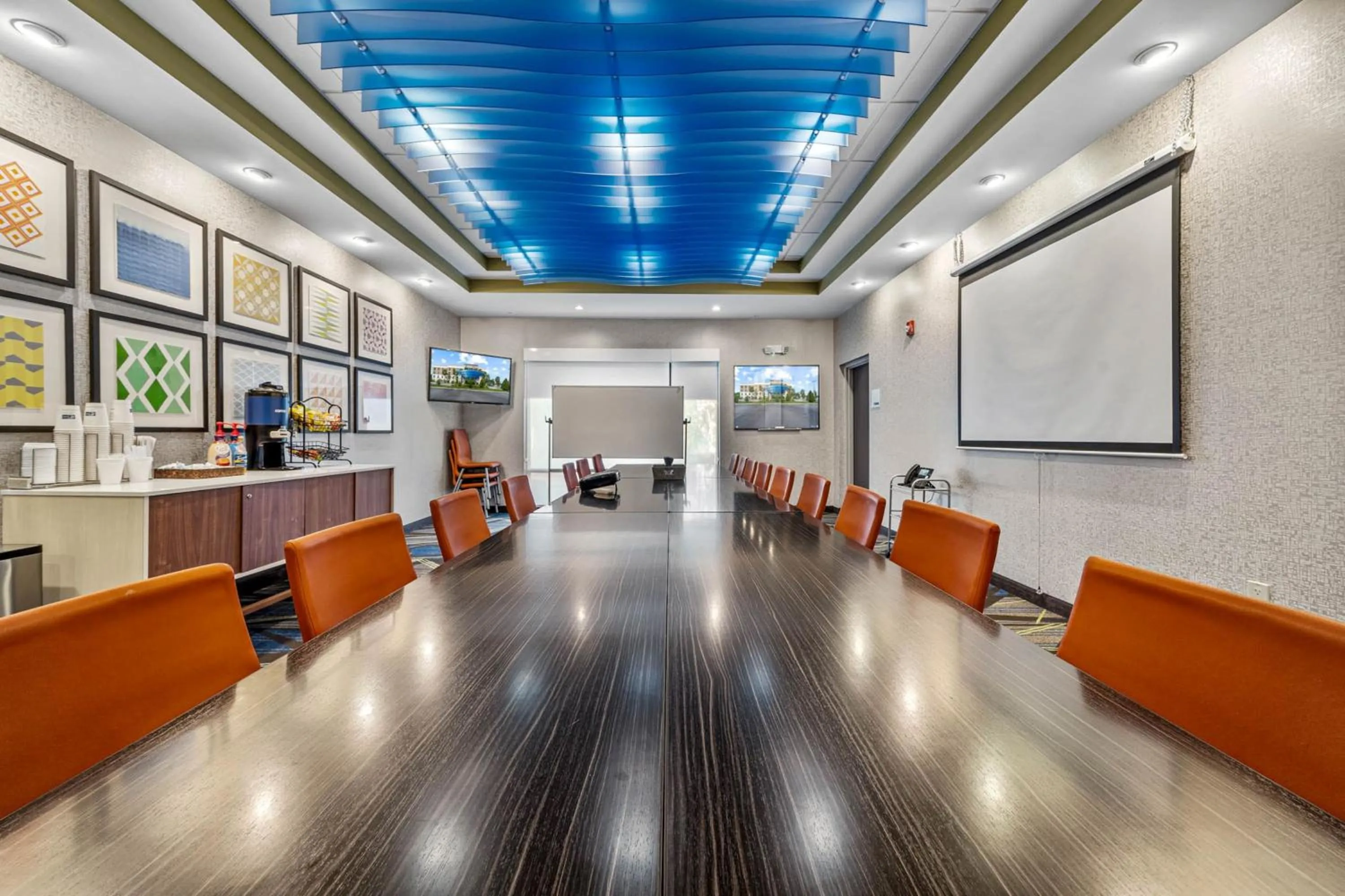 Meeting/conference room in Holiday Inn Express & Suites Lakeland South by IHG