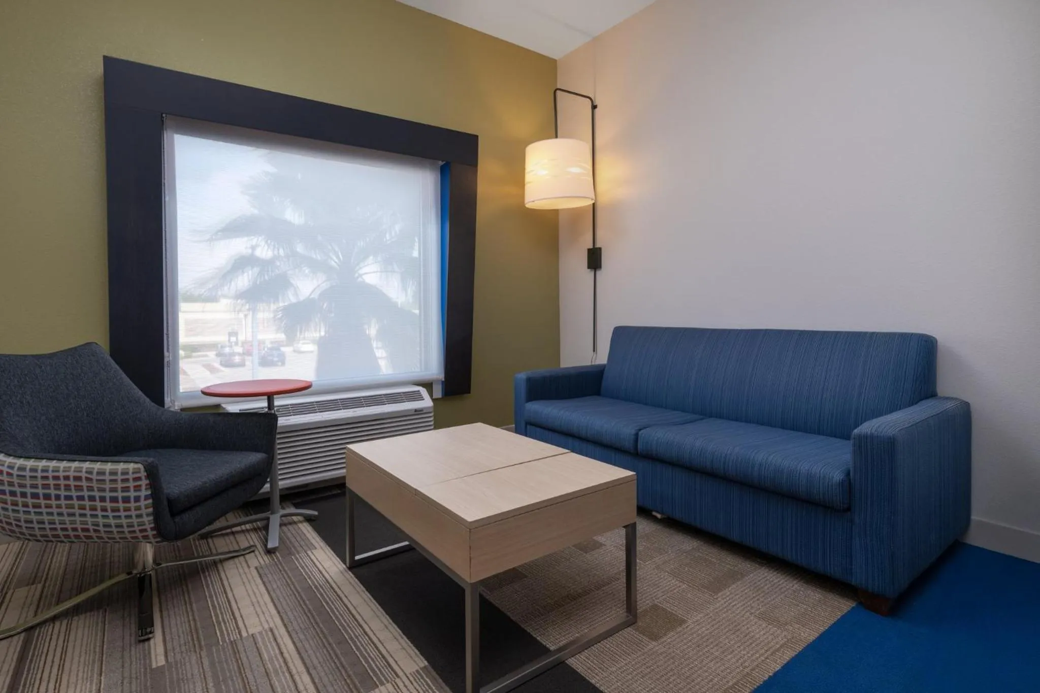 Bedroom in Holiday Inn Express & Suites Lakeland South by IHG