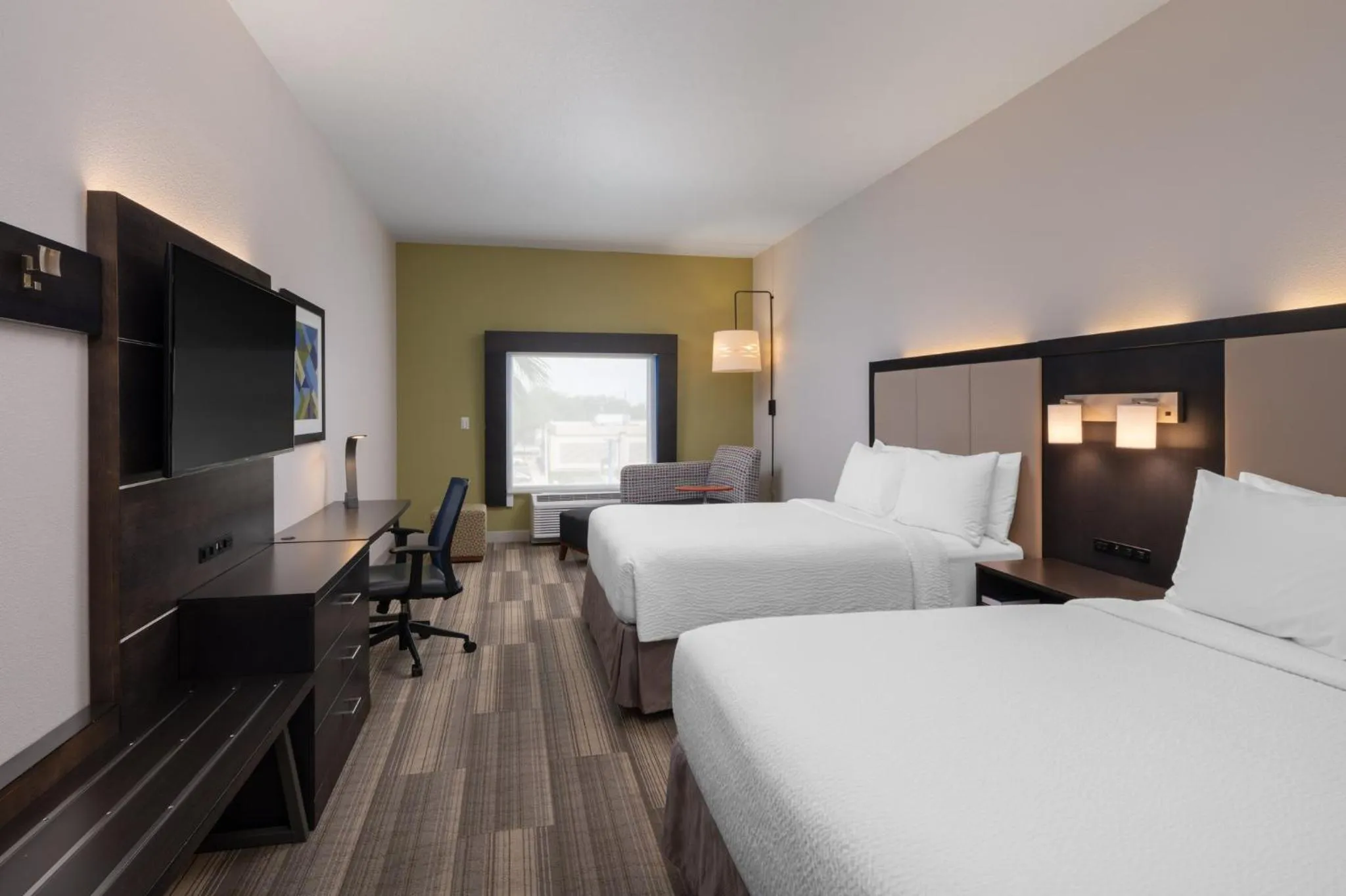 Photo of the whole room in Holiday Inn Express & Suites Lakeland South by IHG