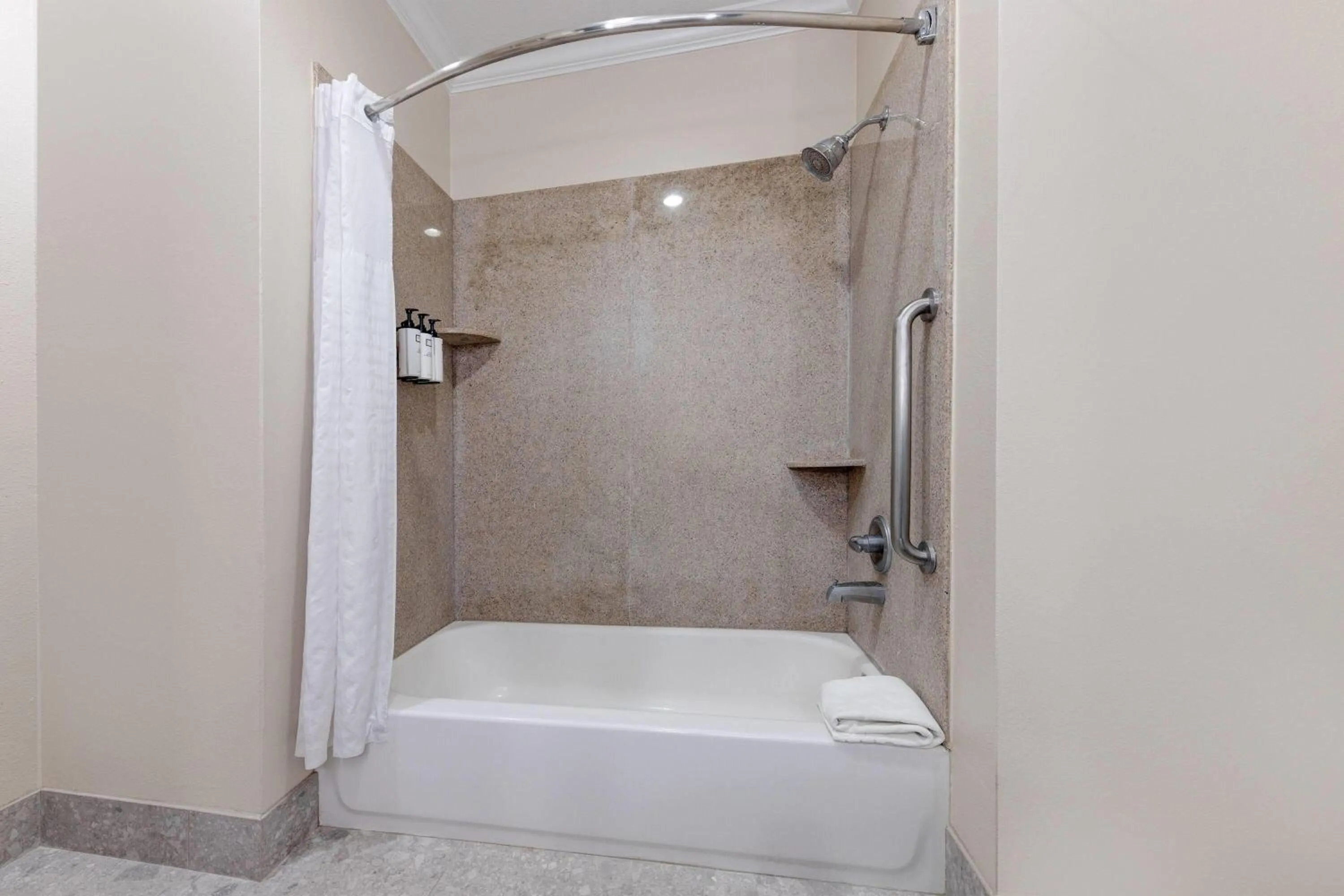 Bathroom in Wyndham Lake Charles