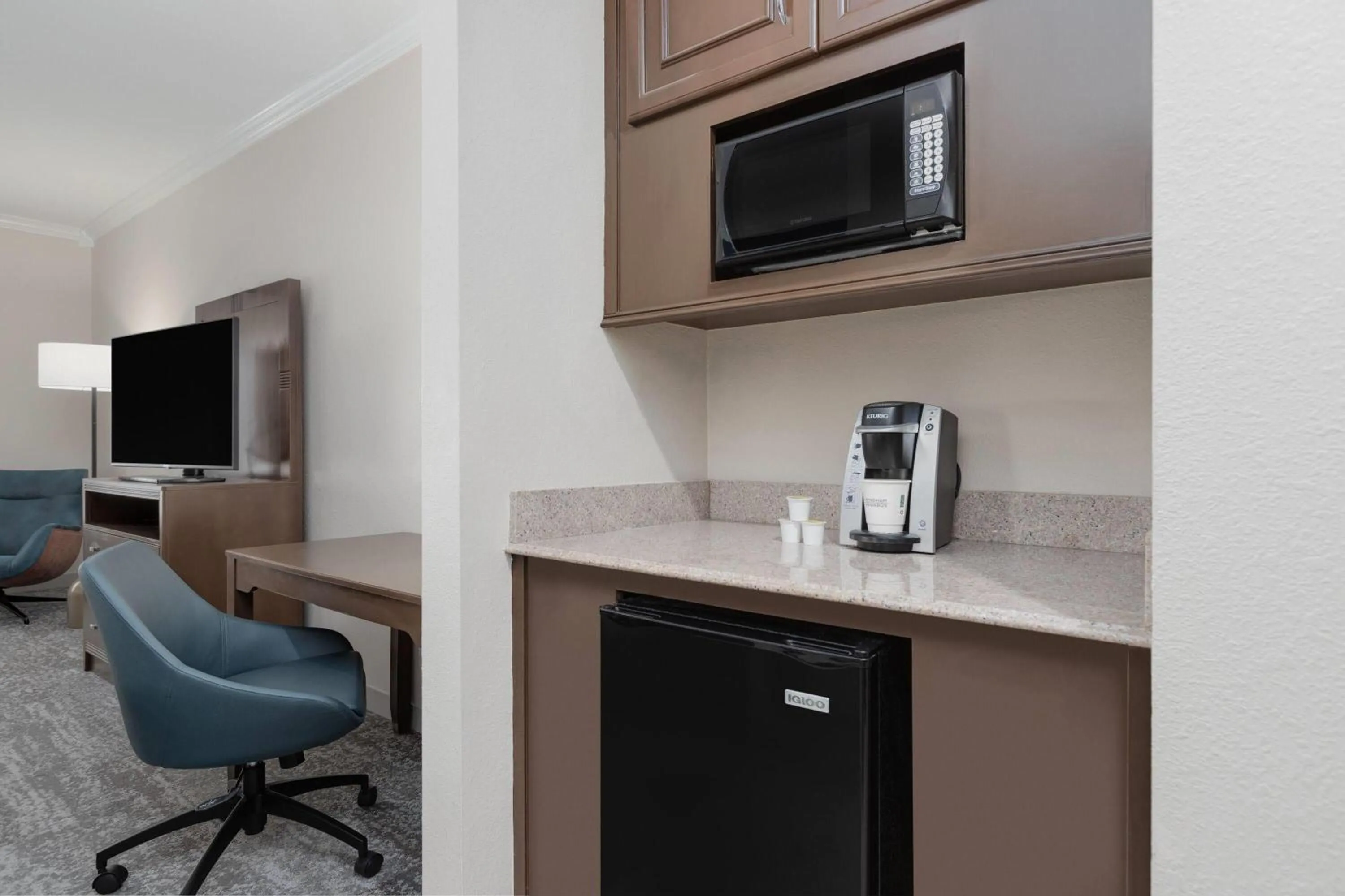 Photo of the whole room in Wyndham Lake Charles