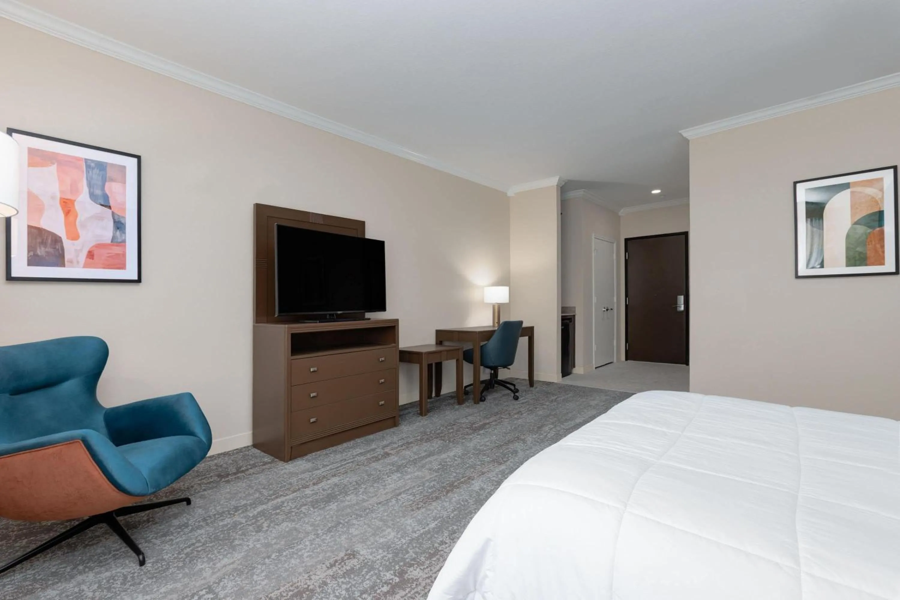 Photo of the whole room, Bed in Wyndham Lake Charles