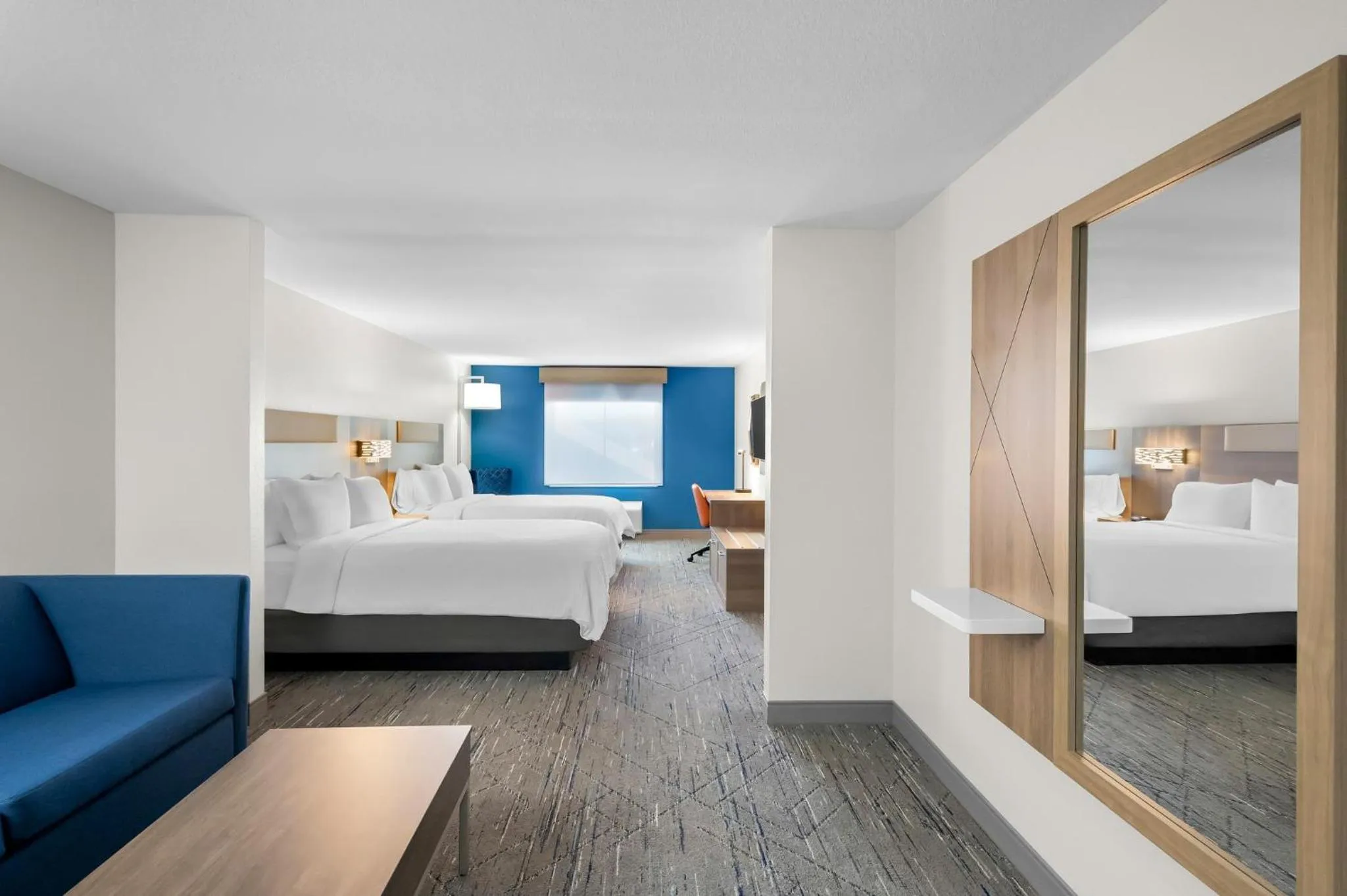 Photo of the whole room, Bed in Holiday Inn Express & Suites Morrilton by IHG