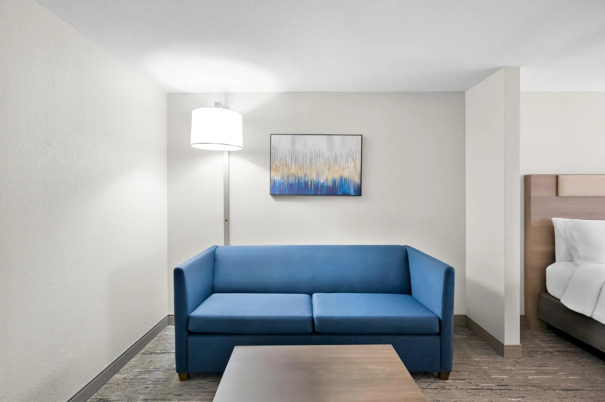 Photo of the whole room, Bed in Holiday Inn Express & Suites Morrilton by IHG