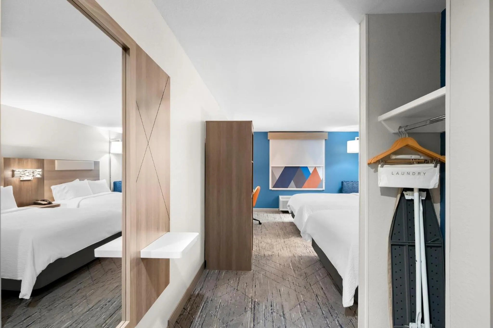 Photo of the whole room, Bed in Holiday Inn Express & Suites Morrilton by IHG