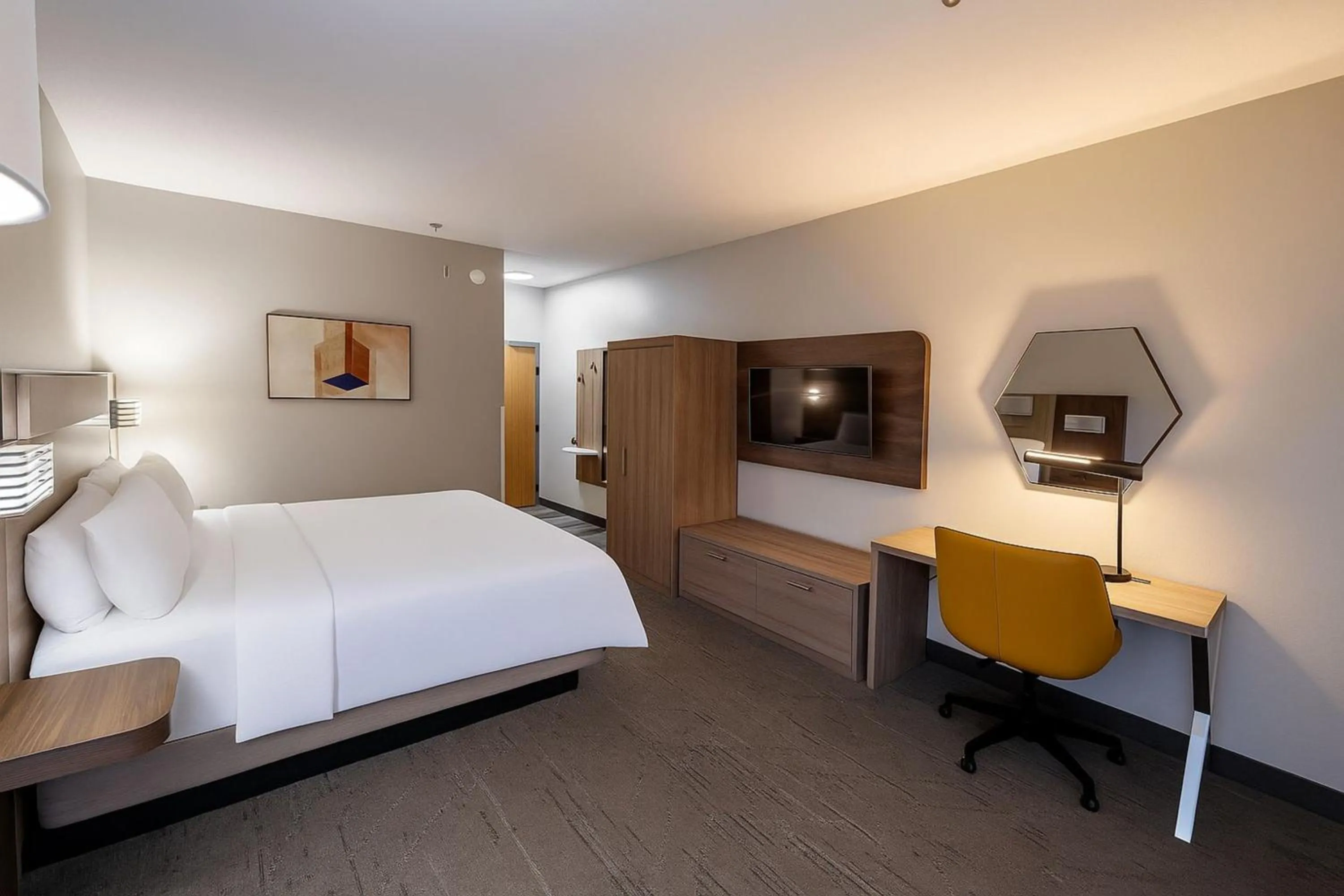 Photo of the whole room, Bed in Holiday Inn Express & Suites Alliance by IHG