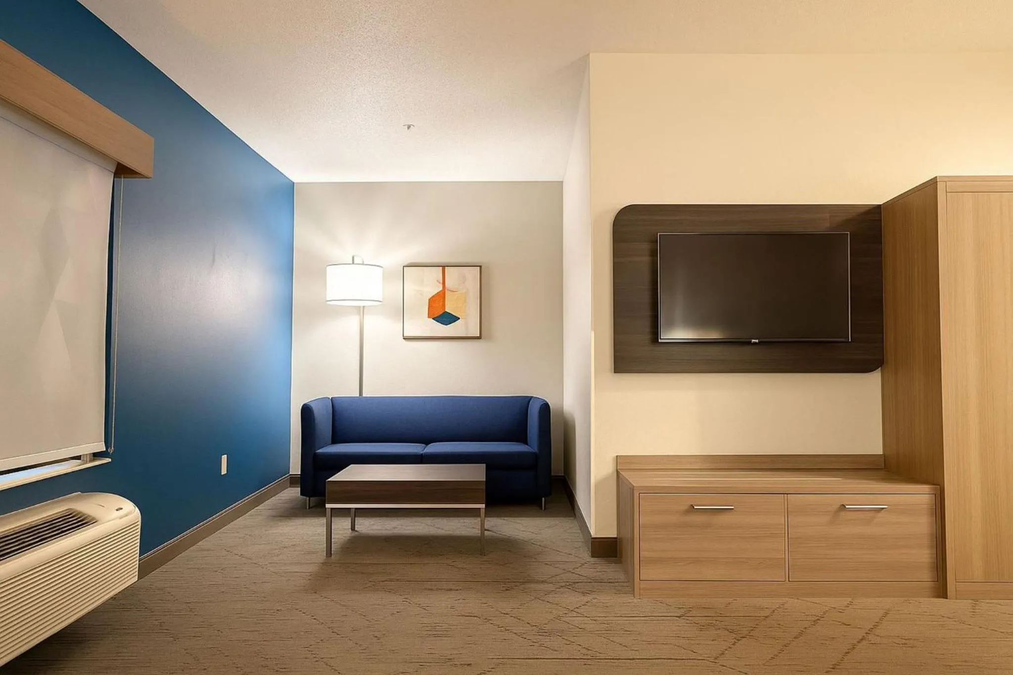 Photo of the whole room in Holiday Inn Express & Suites Alliance by IHG