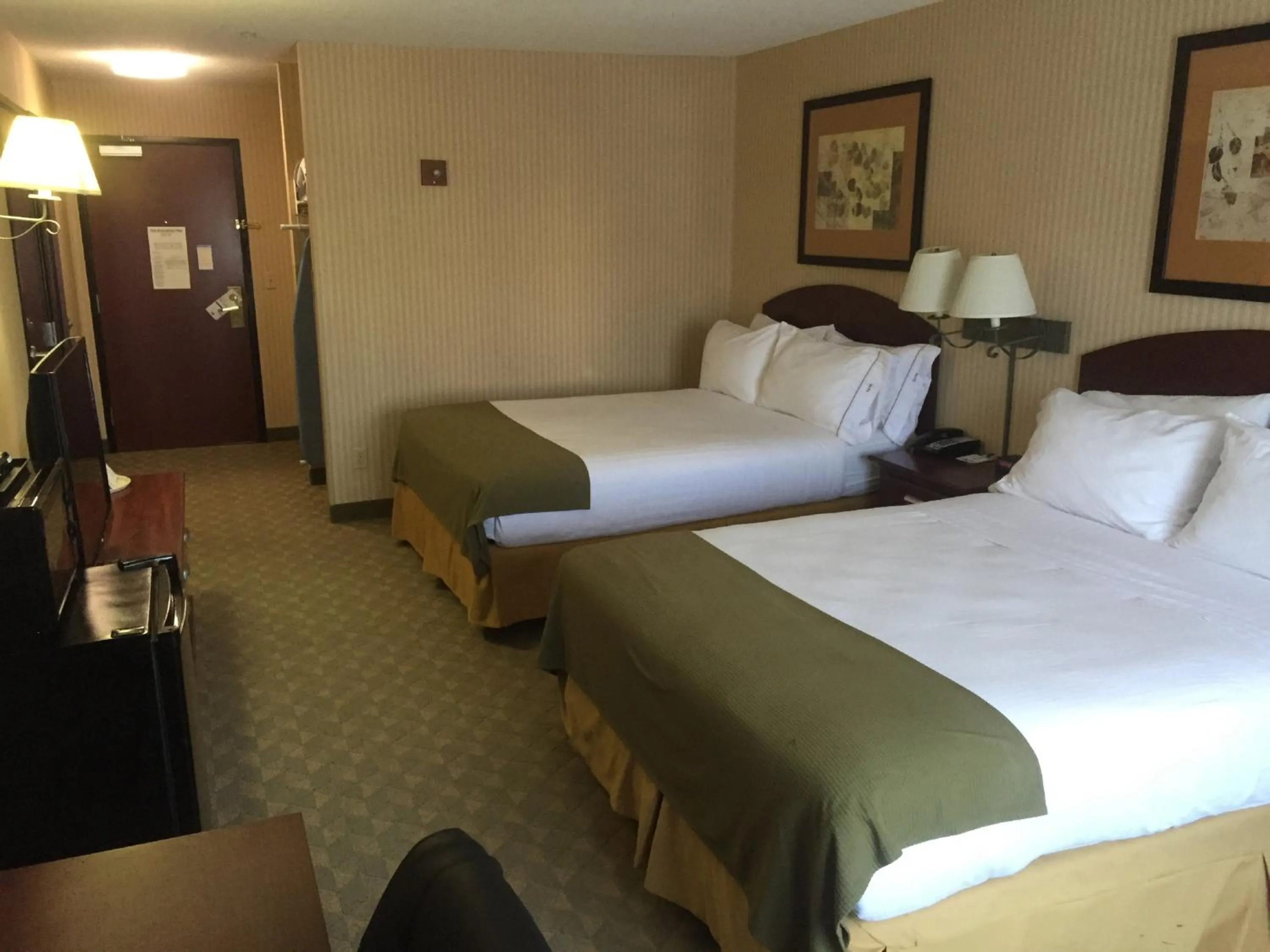 Photo of the whole room, Bed in Spark By Hilton Lansing