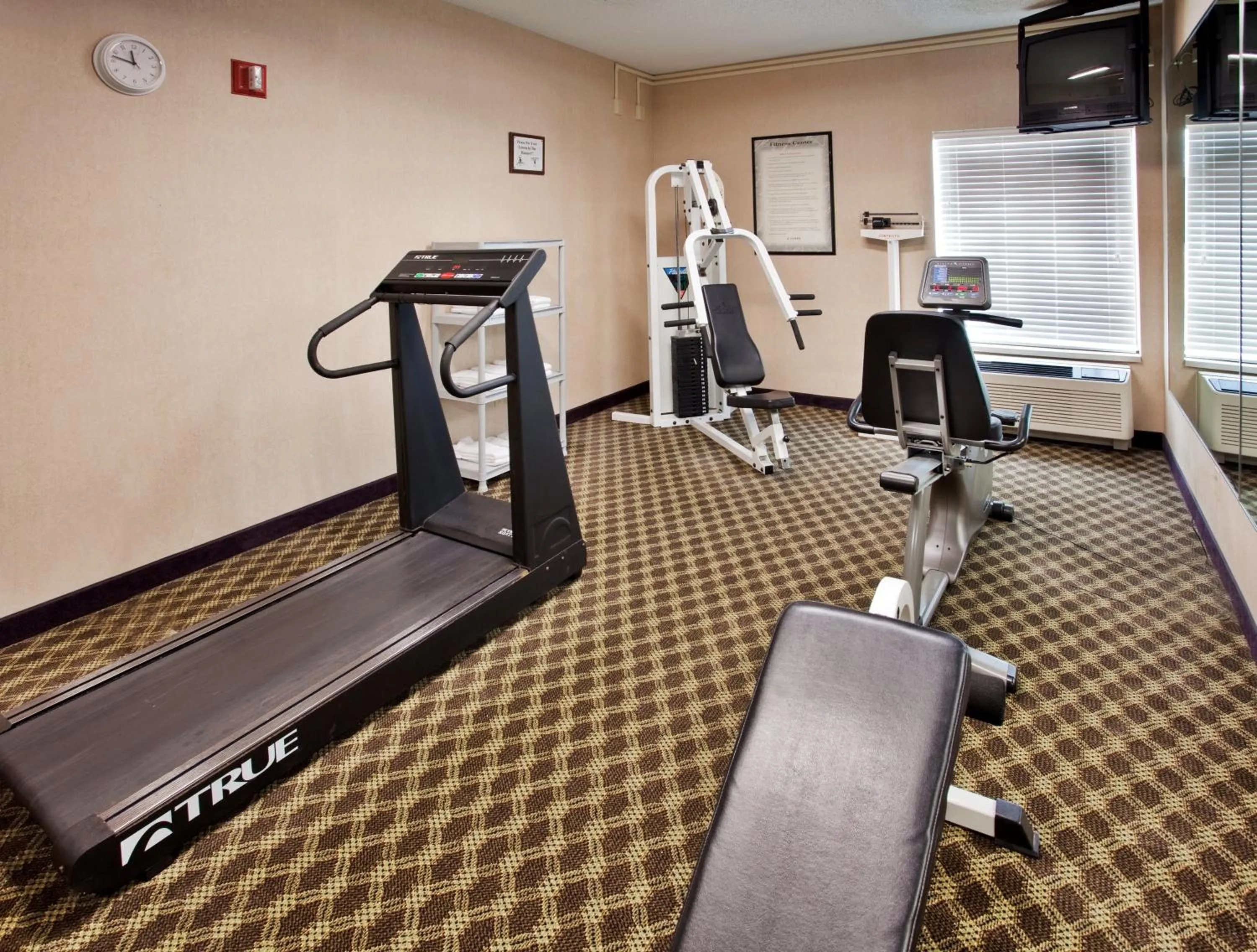 Fitness centre/facilities in Spark By Hilton Lansing