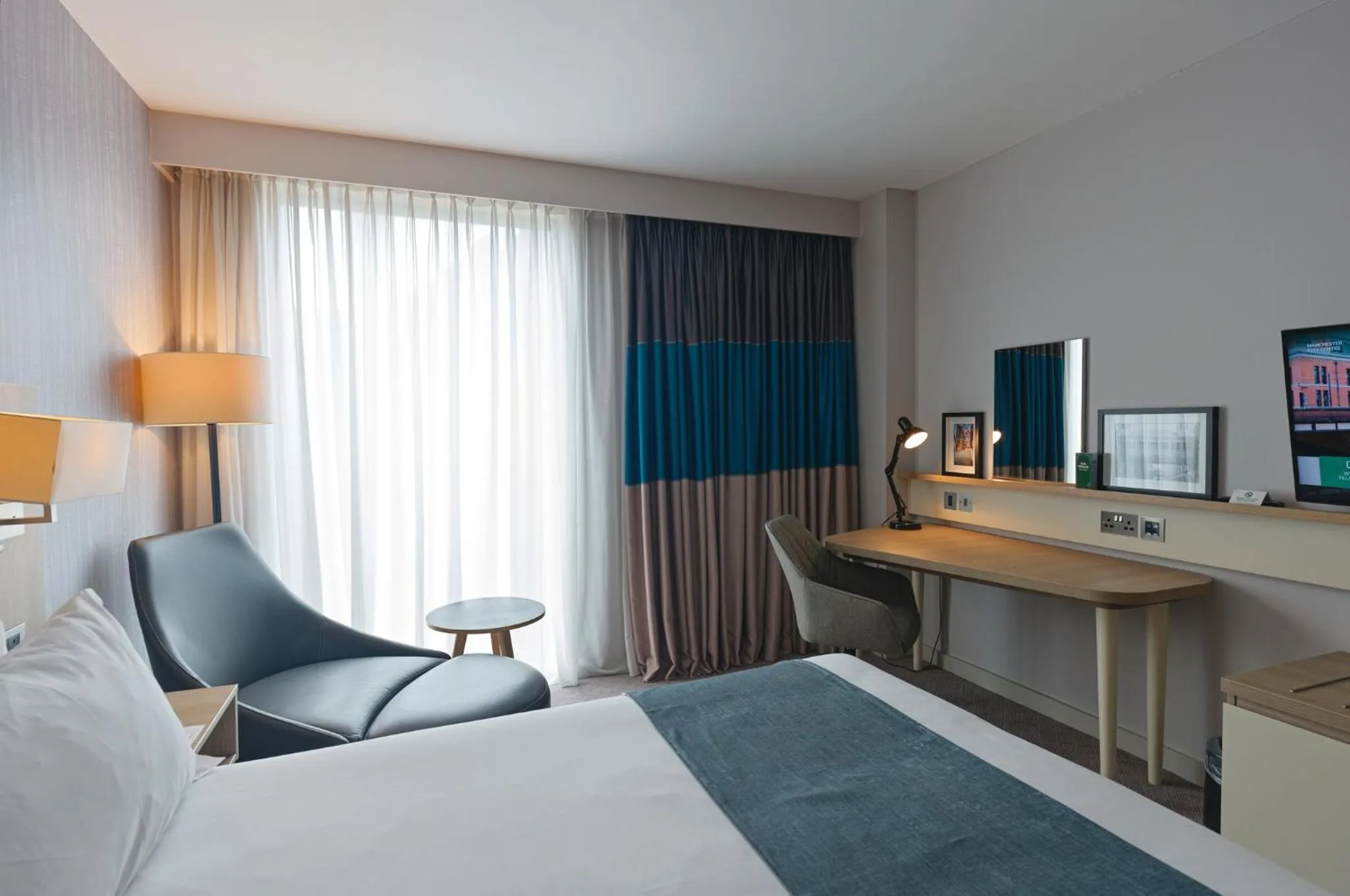 Photo of the whole room, Bed in Holiday Inn Manchester - City Centre by IHG
