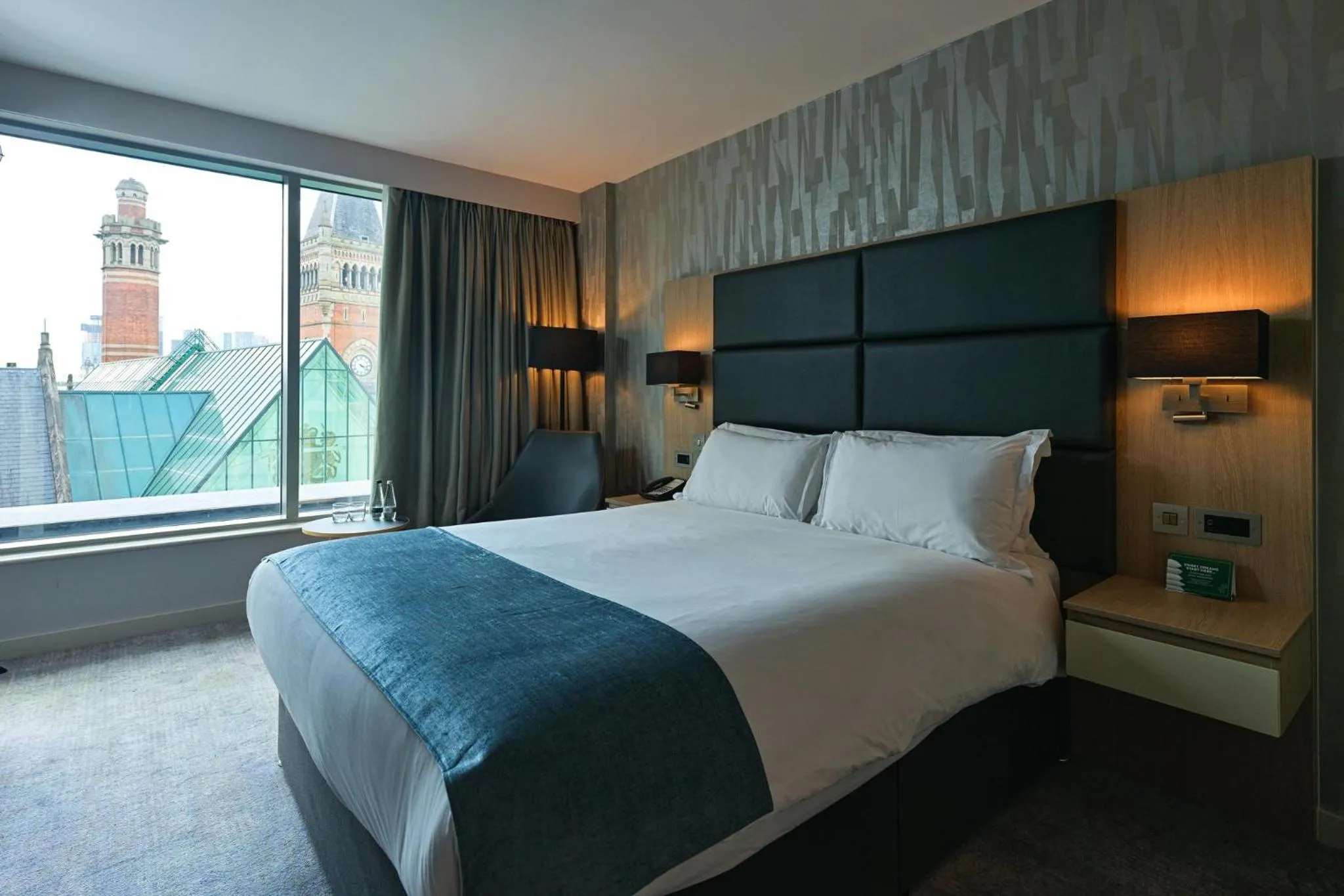 Bedroom, Bed in Holiday Inn Manchester - City Centre by IHG