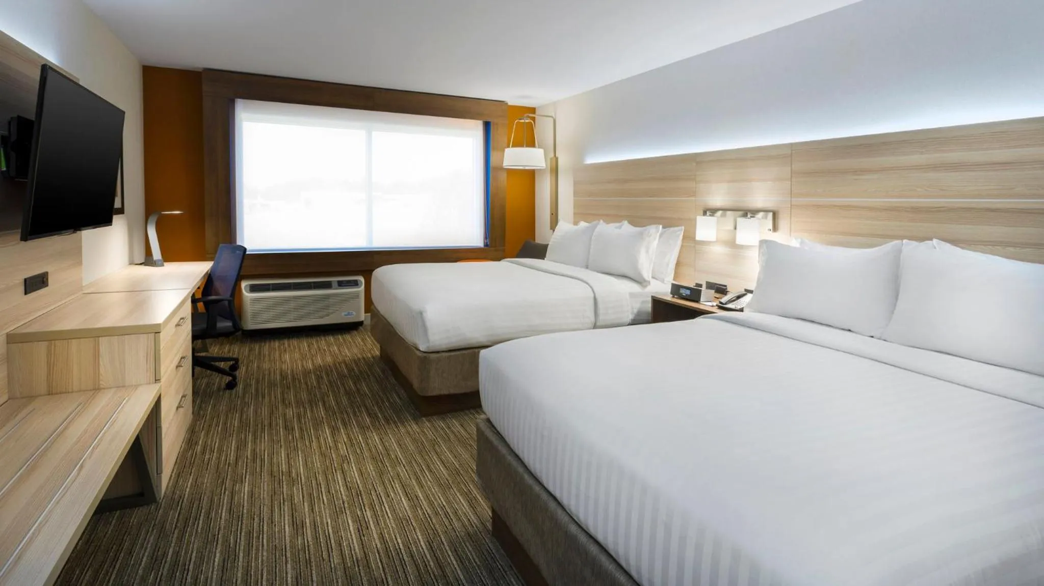 Photo of the whole room, Bed in Holiday Inn Express & Suites Medina by IHG