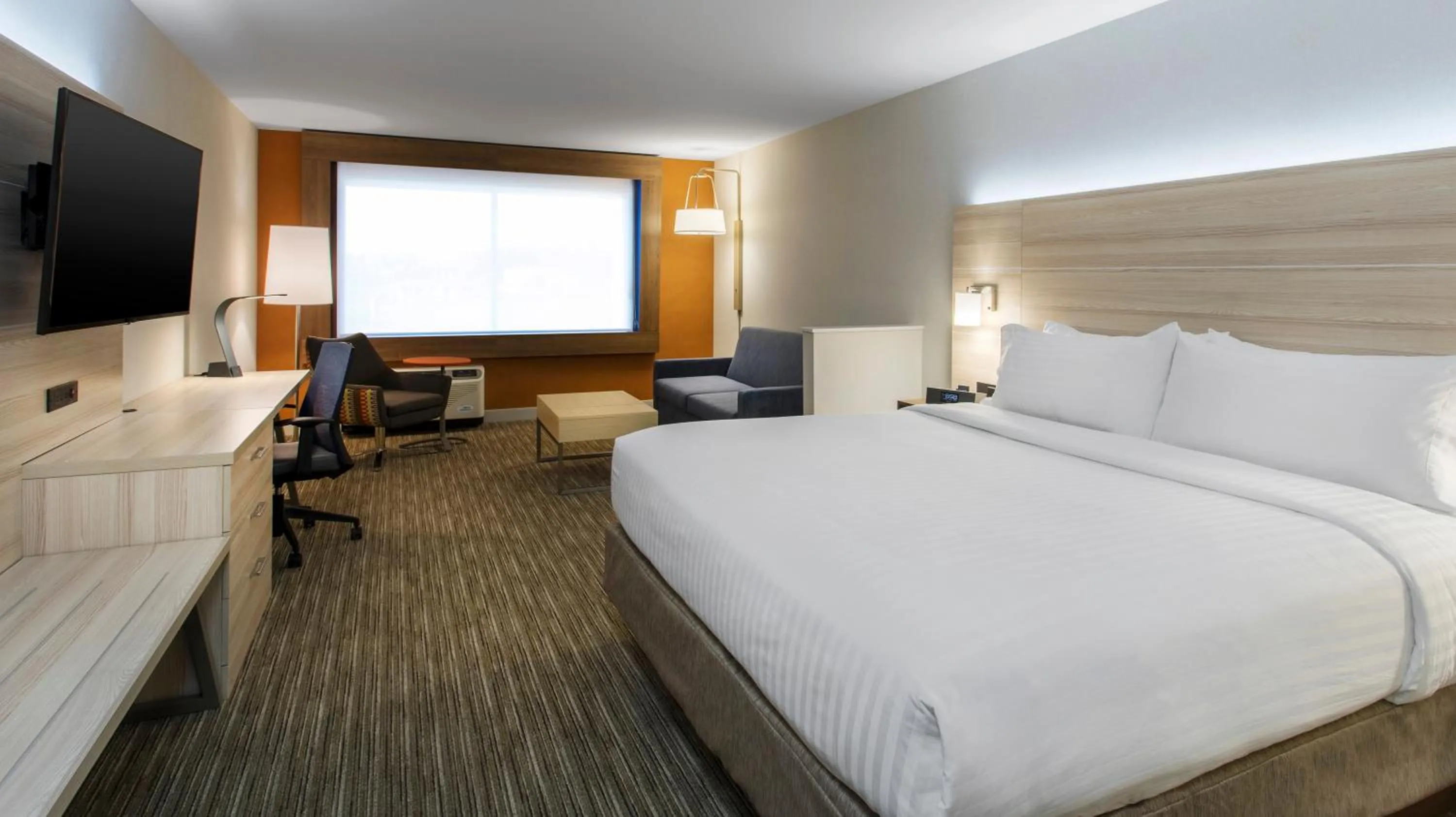 Photo of the whole room, Bed in Holiday Inn Express & Suites Medina by IHG