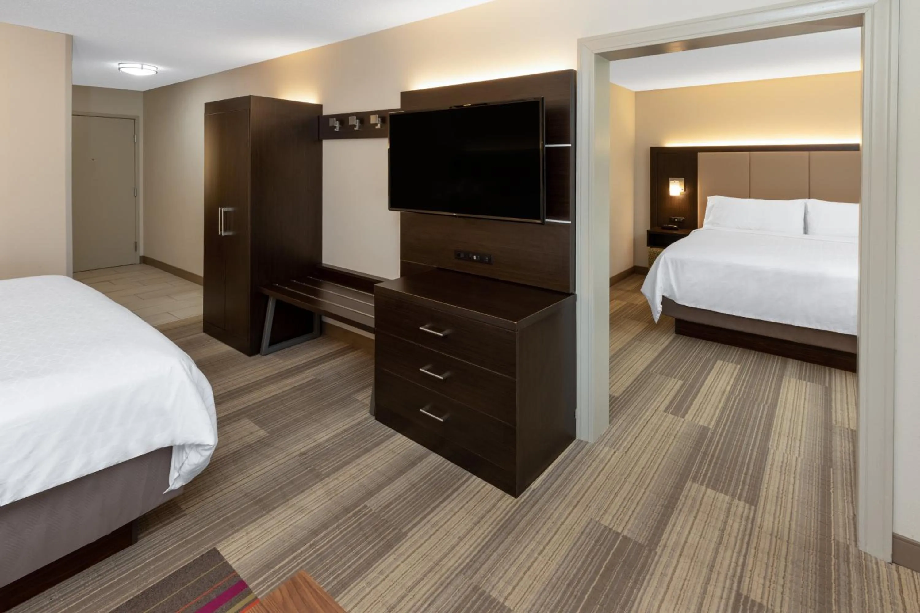 Photo of the whole room, Bed in Holiday Inn Express Minden by IHG