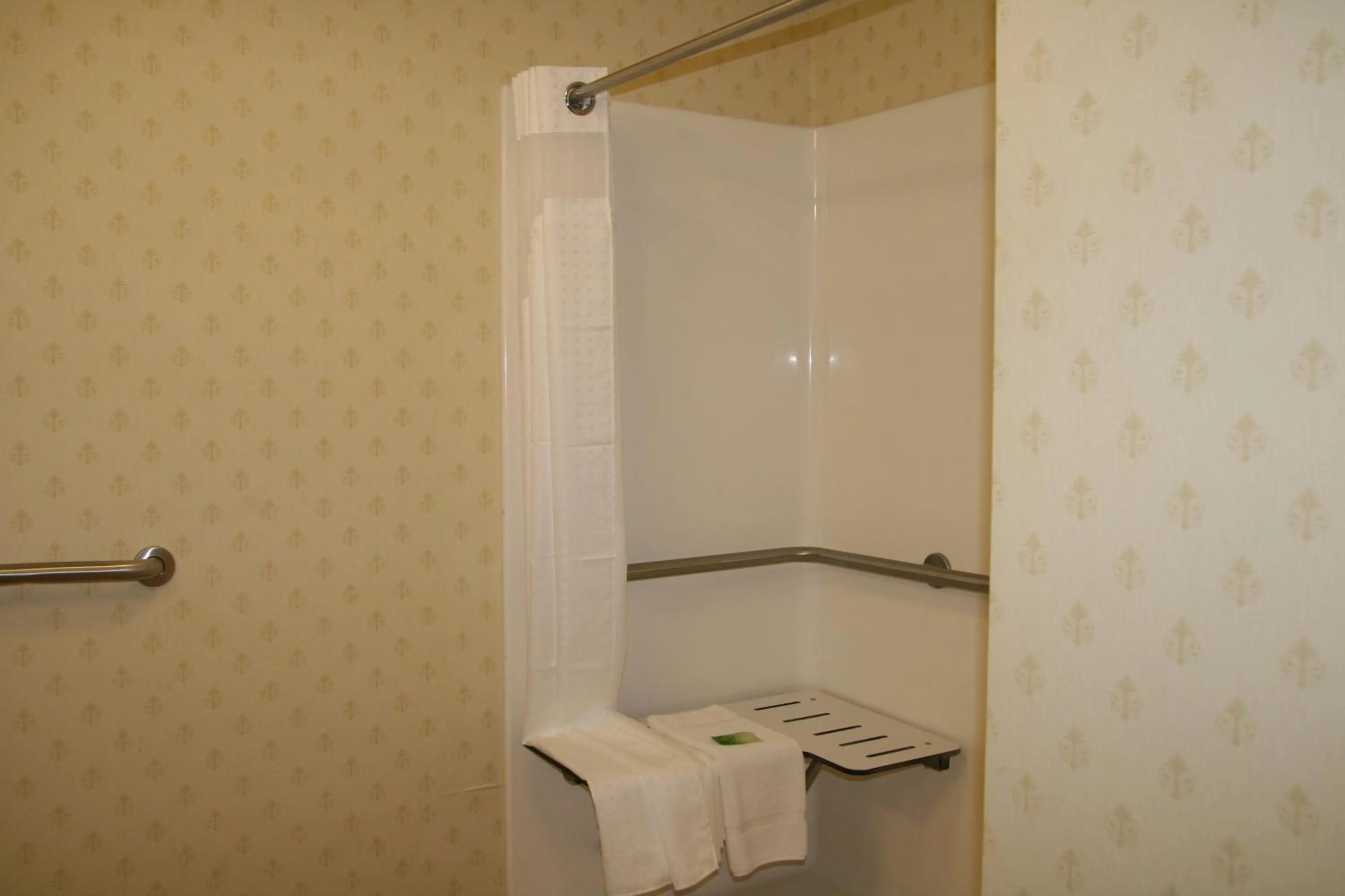 Photo of the whole room in Holiday Inn Express & Suites - Grenada by IHG