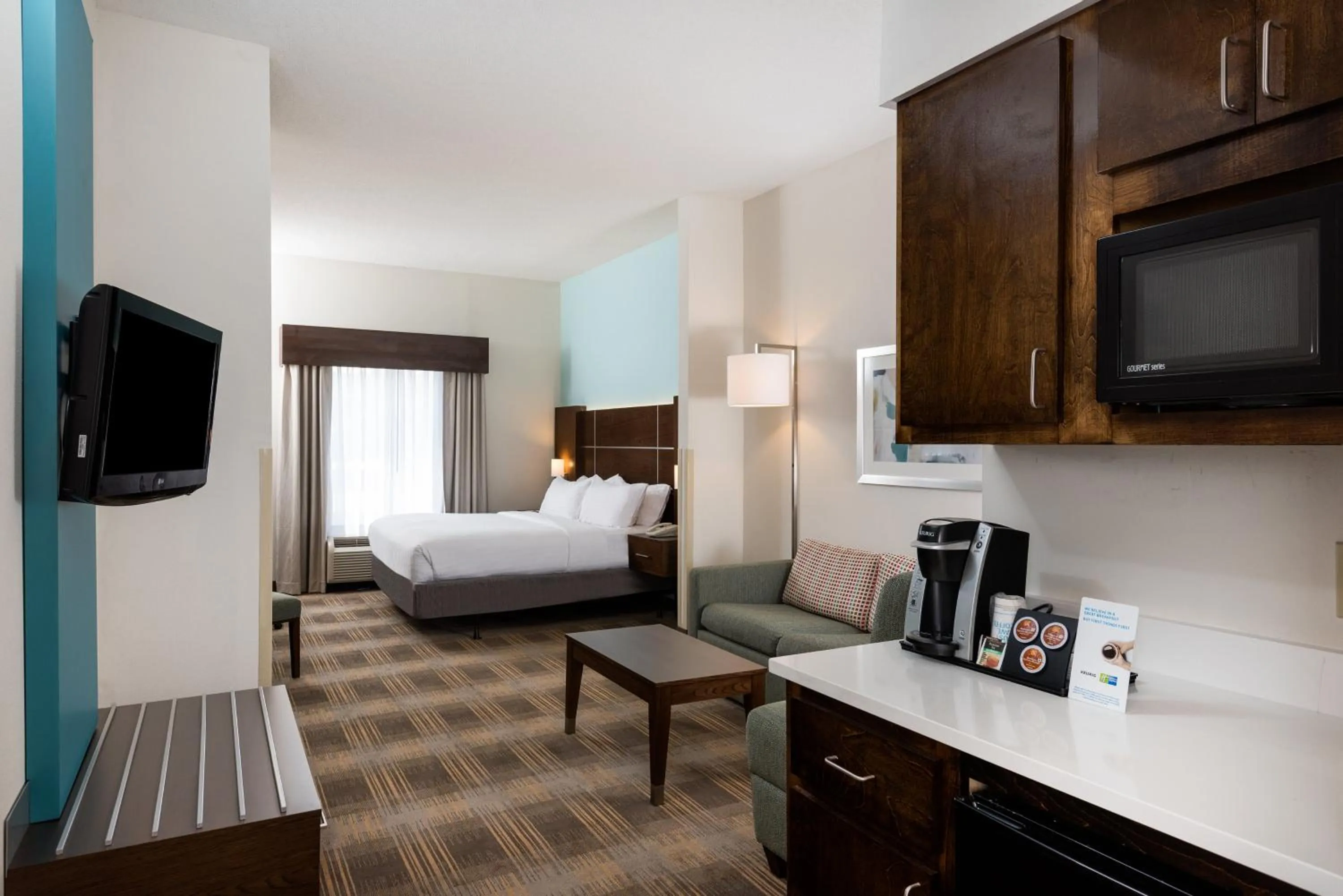 Photo of the whole room, Bed in Holiday Inn Express & Suites - Grenada by IHG