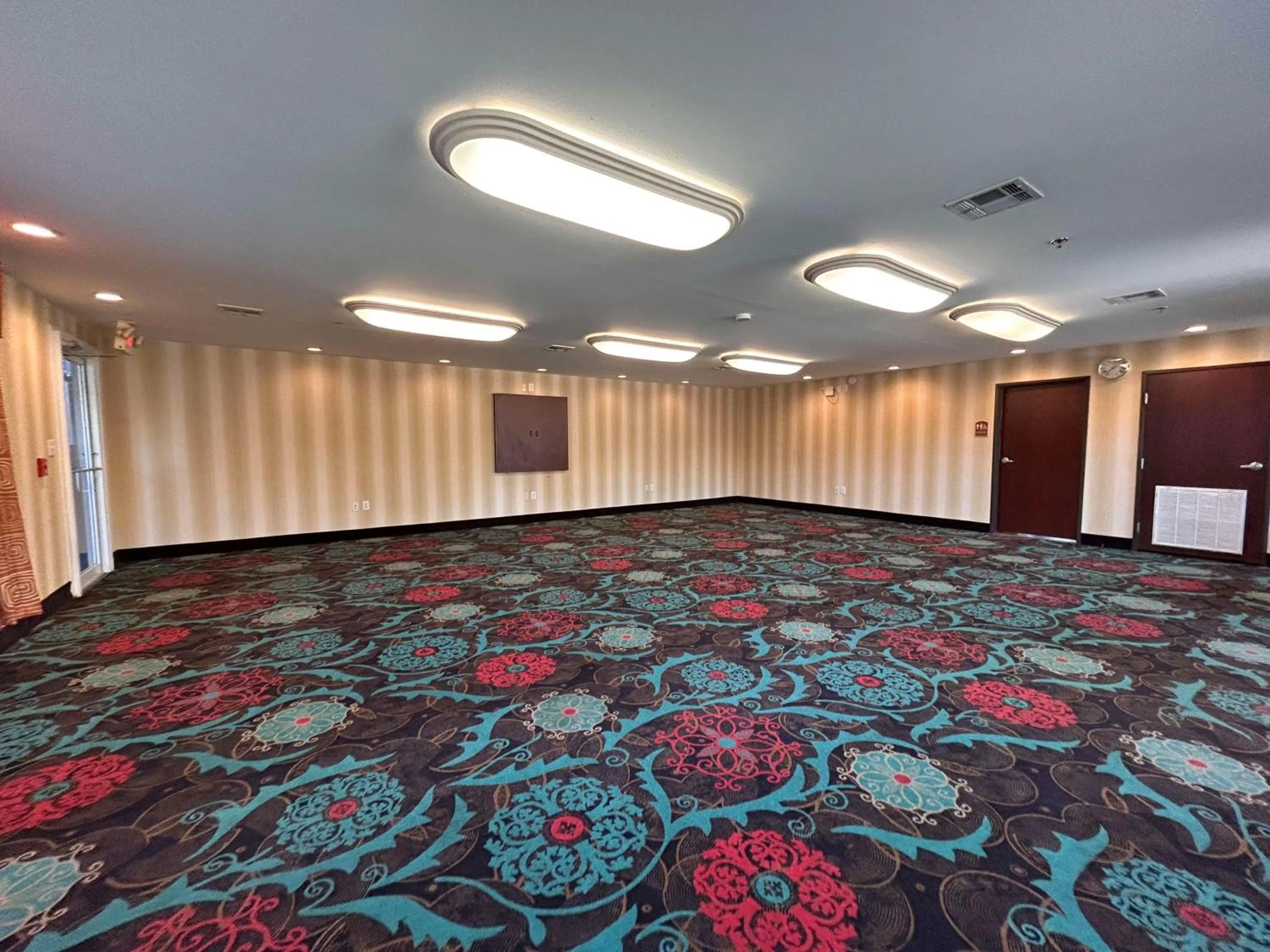 Meeting/conference room in Express Inn Leesville Ft Johnson, SureStay Collection by Best Western
