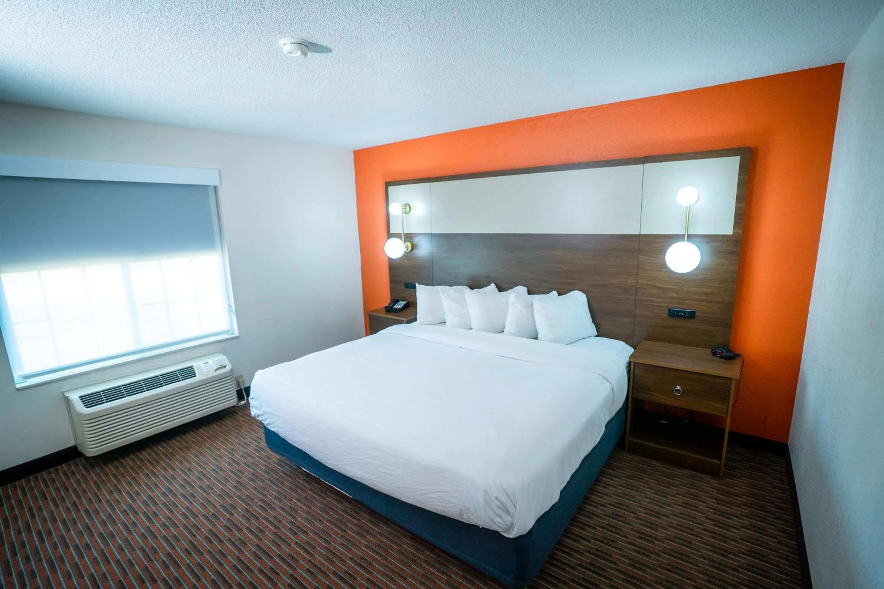 King Room with Bathtub with Grab Bars -Mobility/Hearing Accessible/Non-Smoking in Comfort Inn & Suites Ogallala