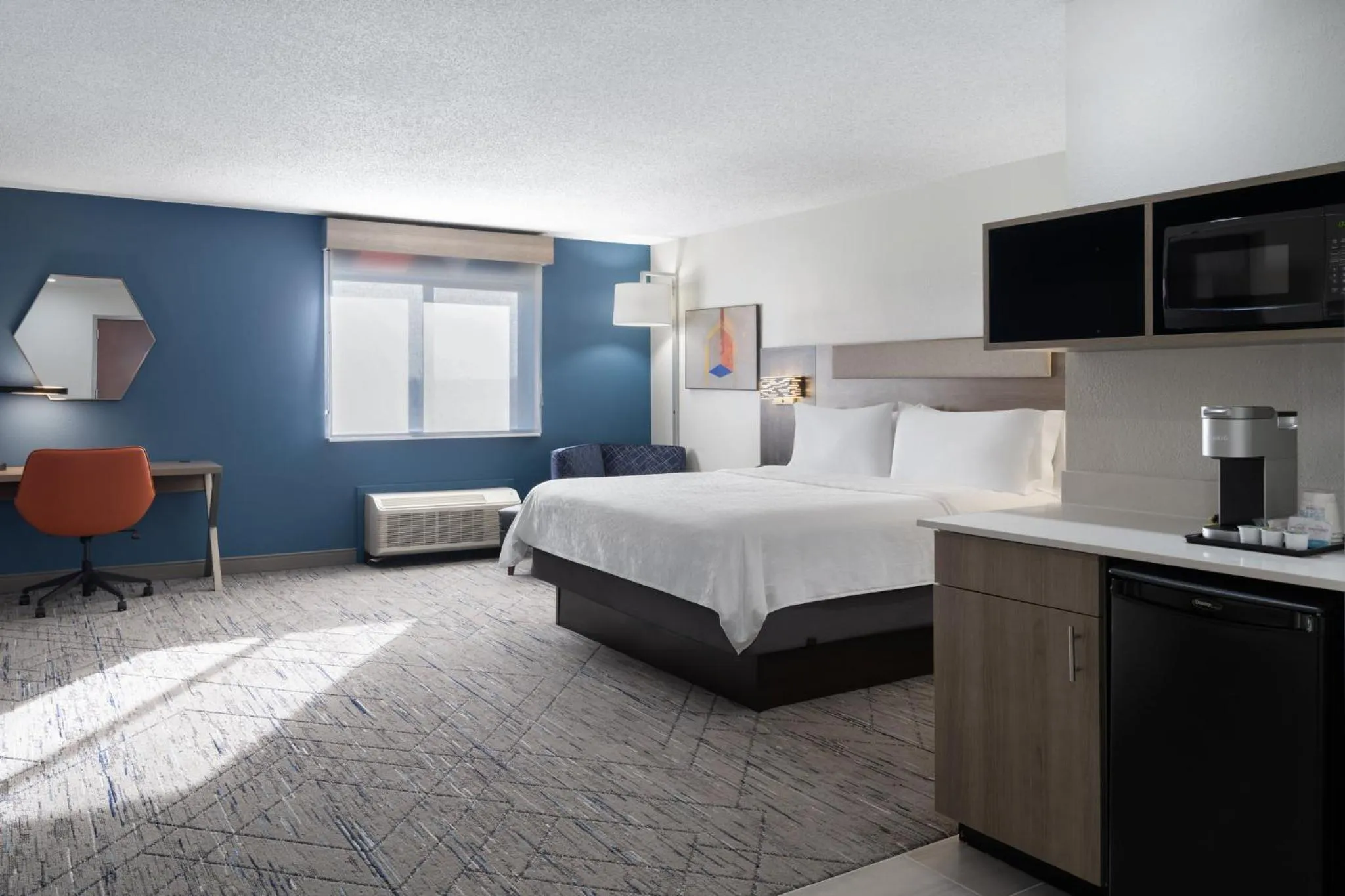Bedroom, Bed in Holiday Inn Express & Suites Midwest City by IHG