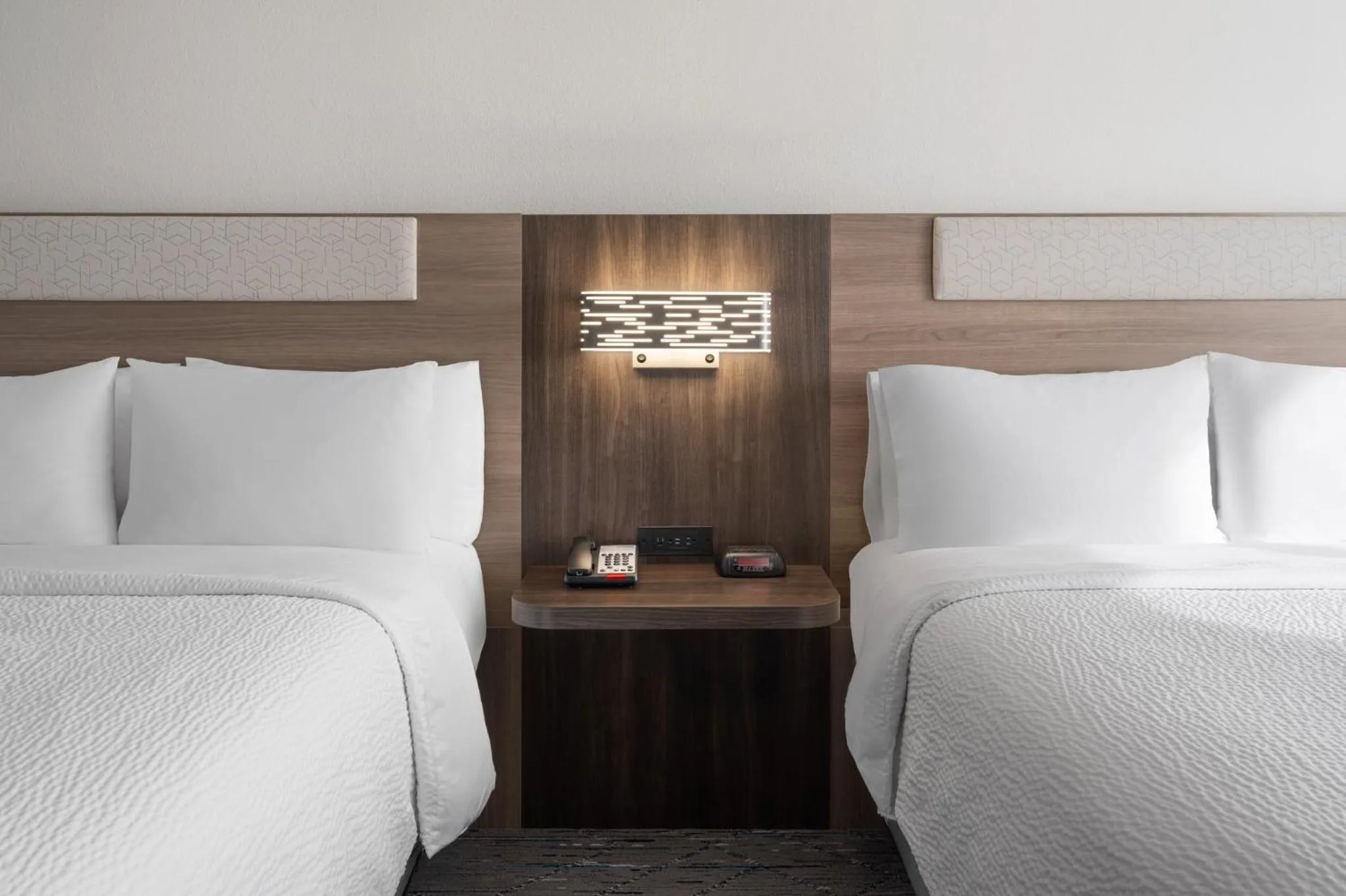 Photo of the whole room, Bed in Holiday Inn Express & Suites Midwest City by IHG