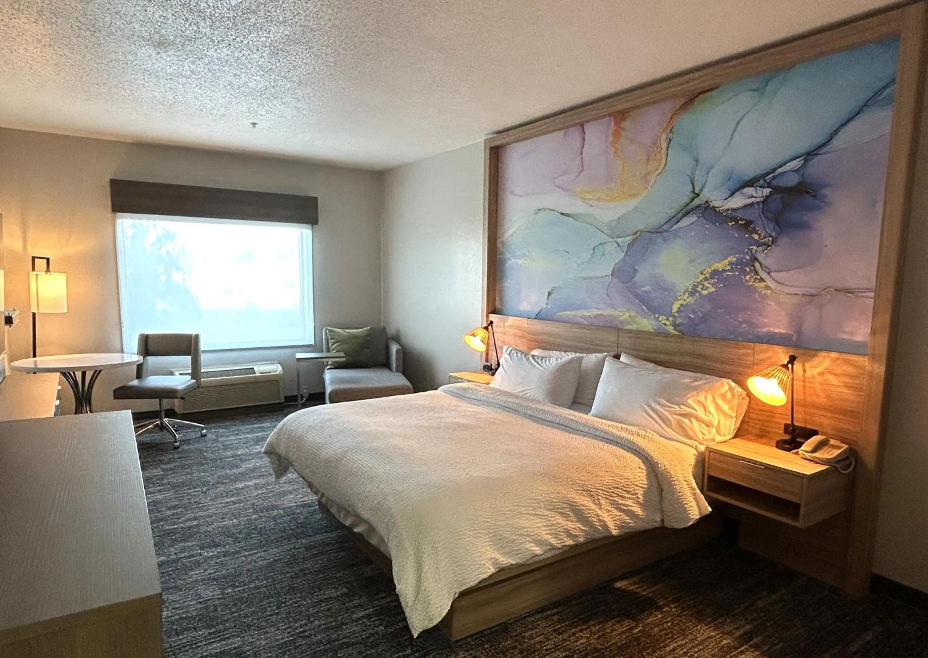 Bed in Holiday Inn Express Pocomoke City, an IHG Hotel